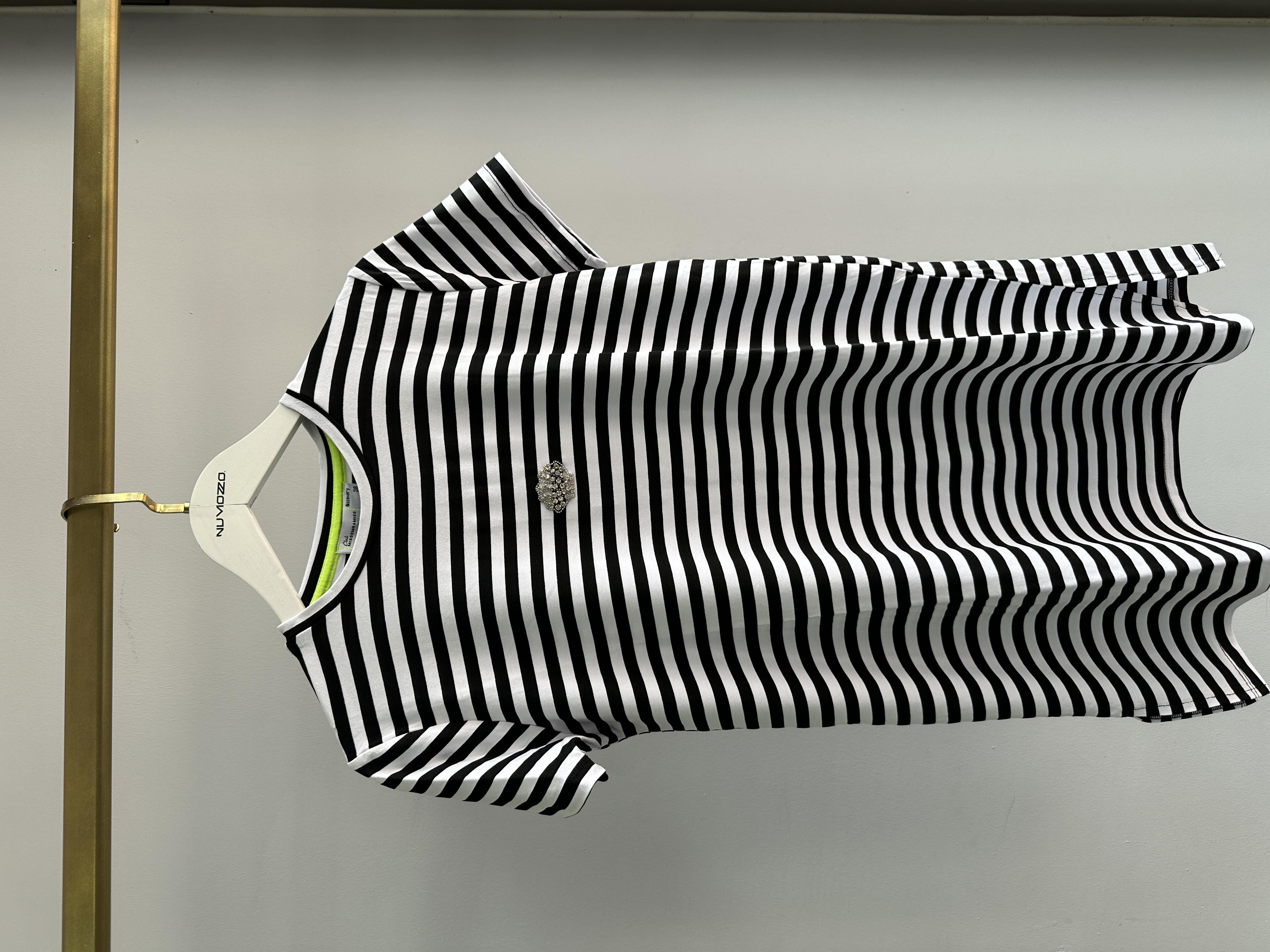 MİSSEMRAMİSS AKSESUARLI TSHIRT LACİVERT ÇİZGİLİ