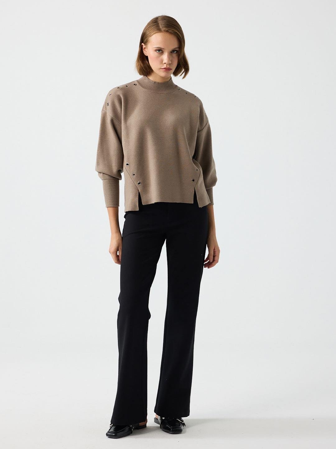 TROK DETAYLI TRİKO VİZON