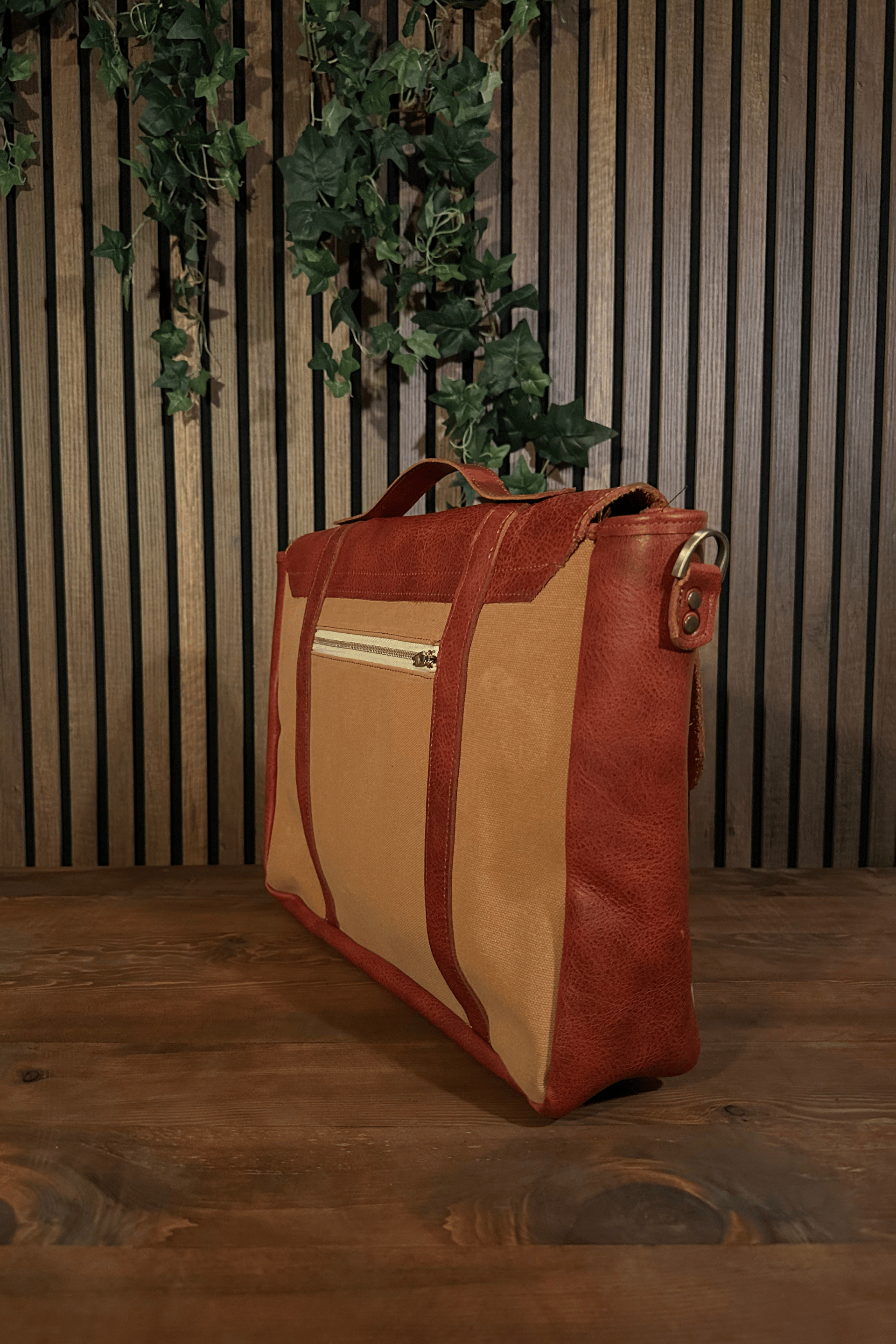 ALDEBARAN MESSENGER BAG