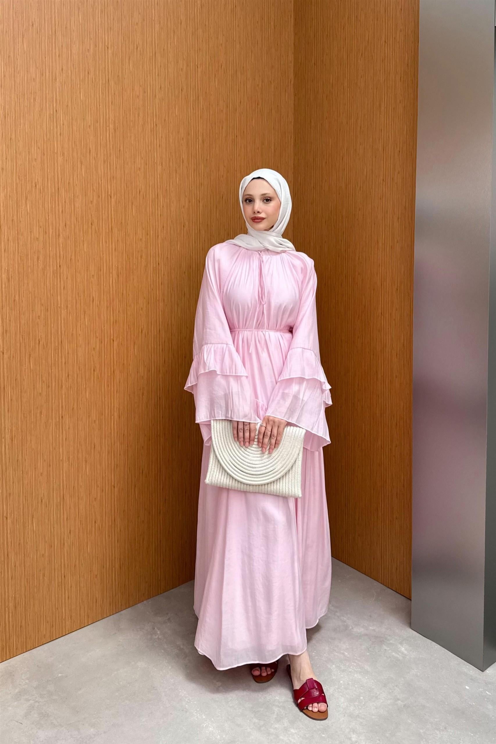 1839 Kolları Fırfır Detaylı Hakim Yaka Bağıcıklı Astarlı Tencel Elbise
