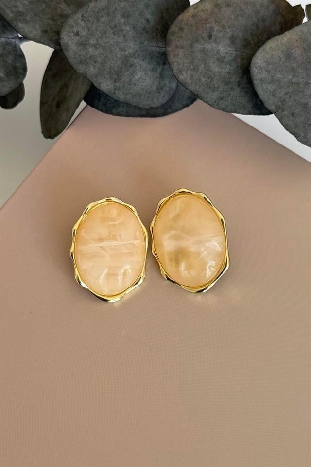 Oval Beyaz Küpe