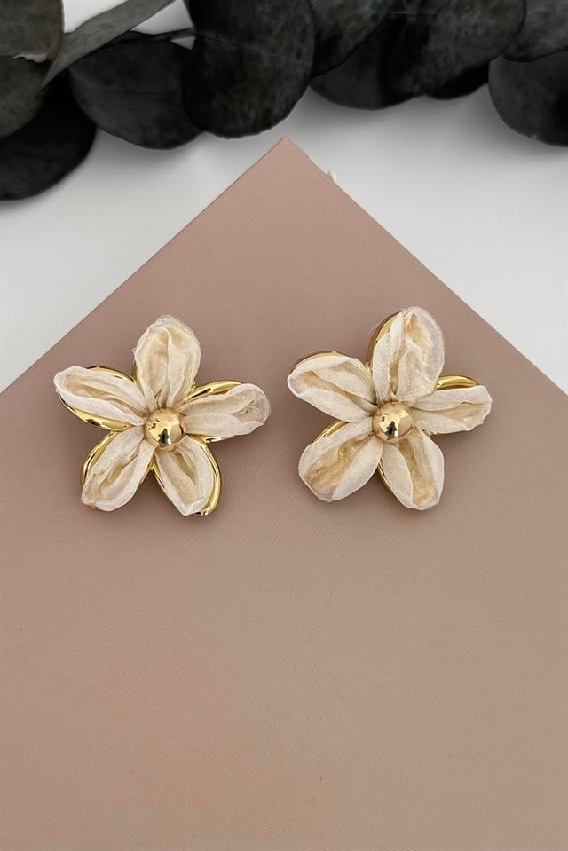 Petal Beyaz Küpe