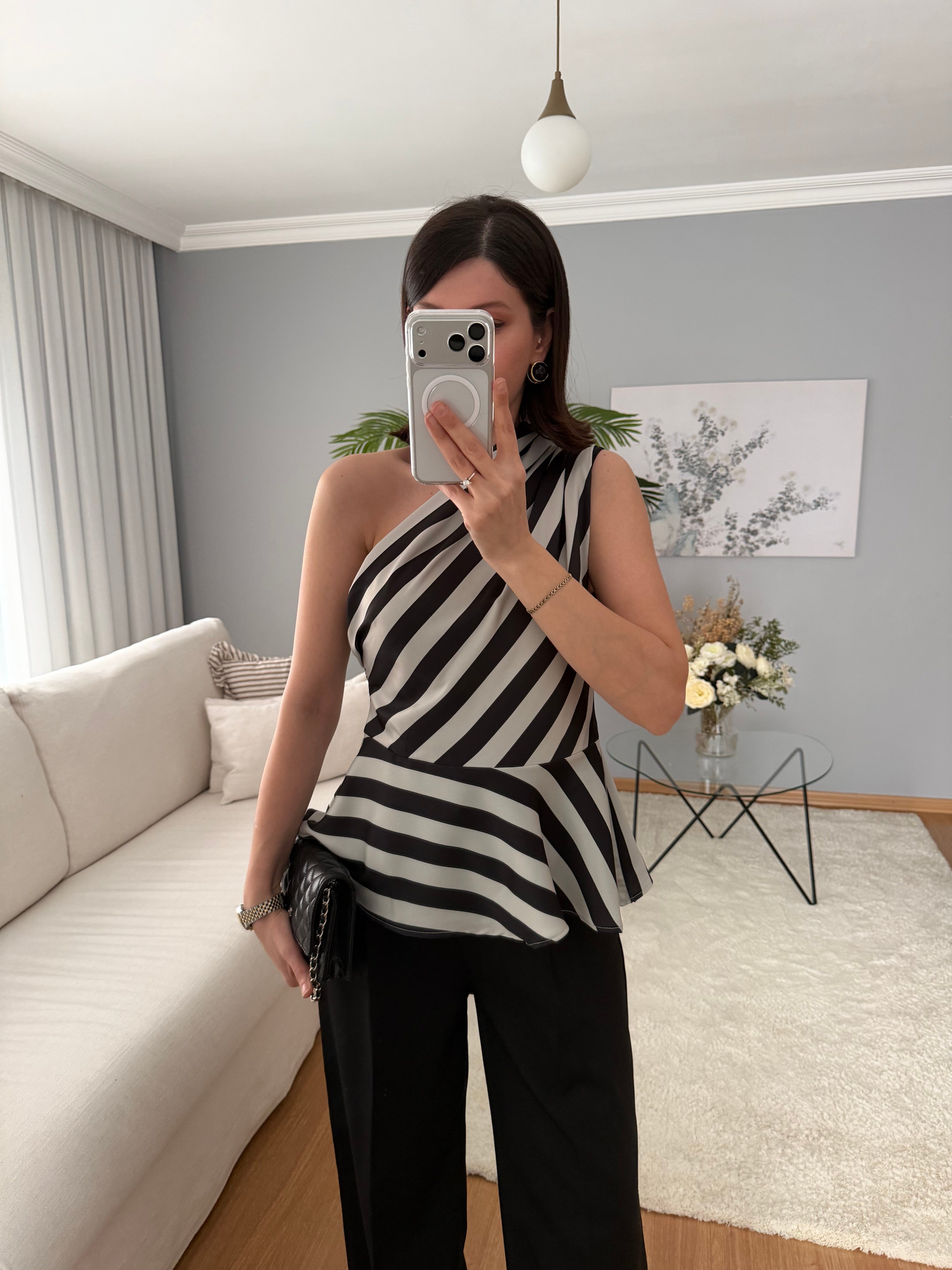 Tek Omuzlu Çizgi Model Bluz