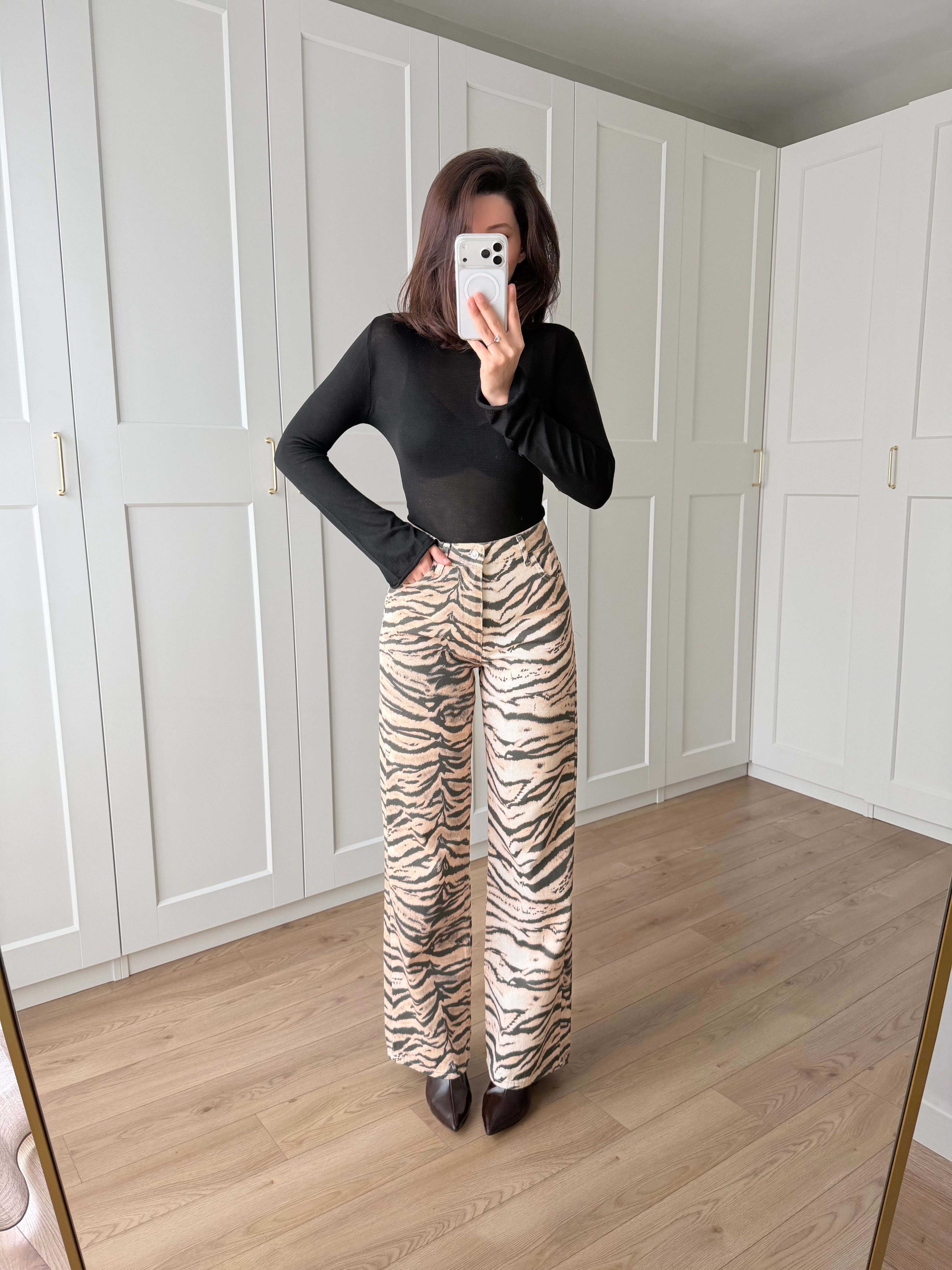 Zebra Desenli Düz Kesim Pantolon