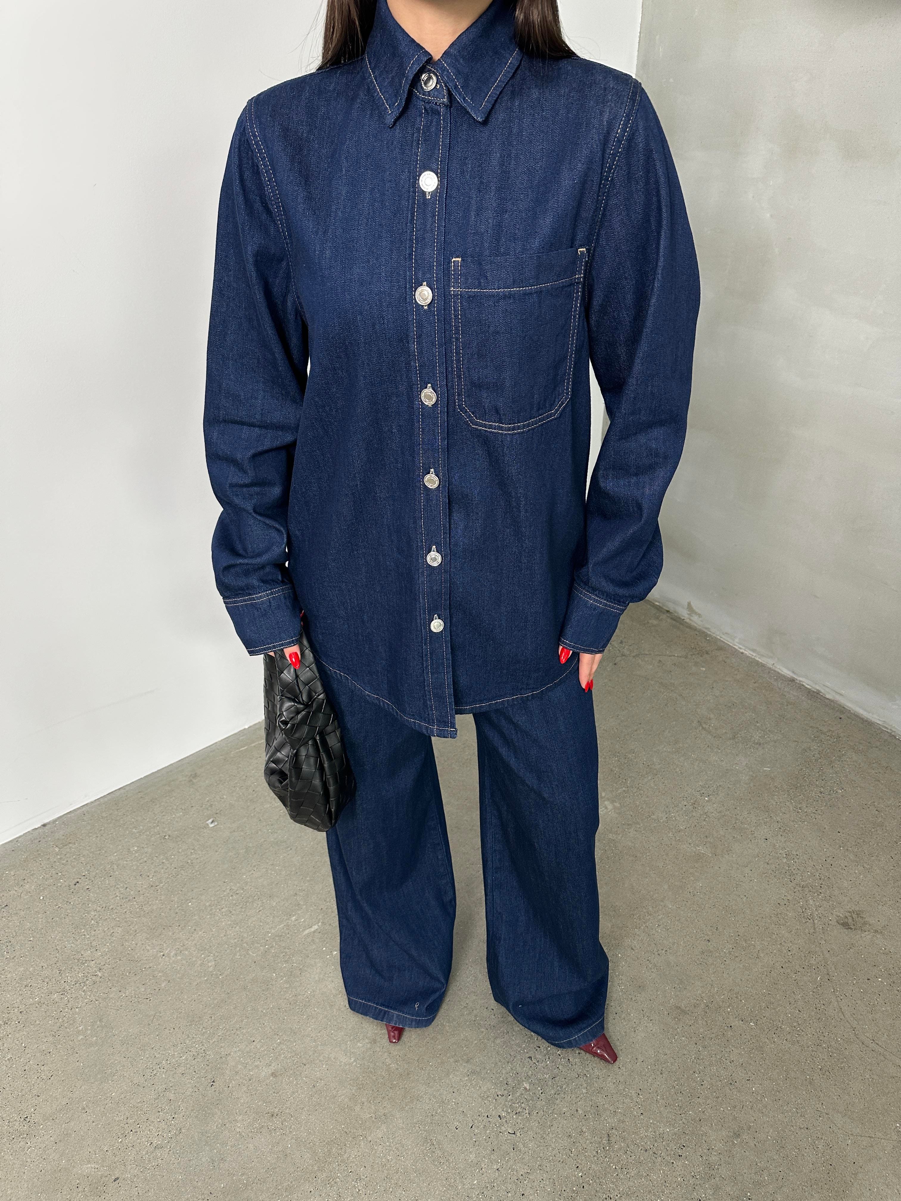 Women's Pocket Detailed Sleeves 3 Button Detailed Rinse Denim Shirt