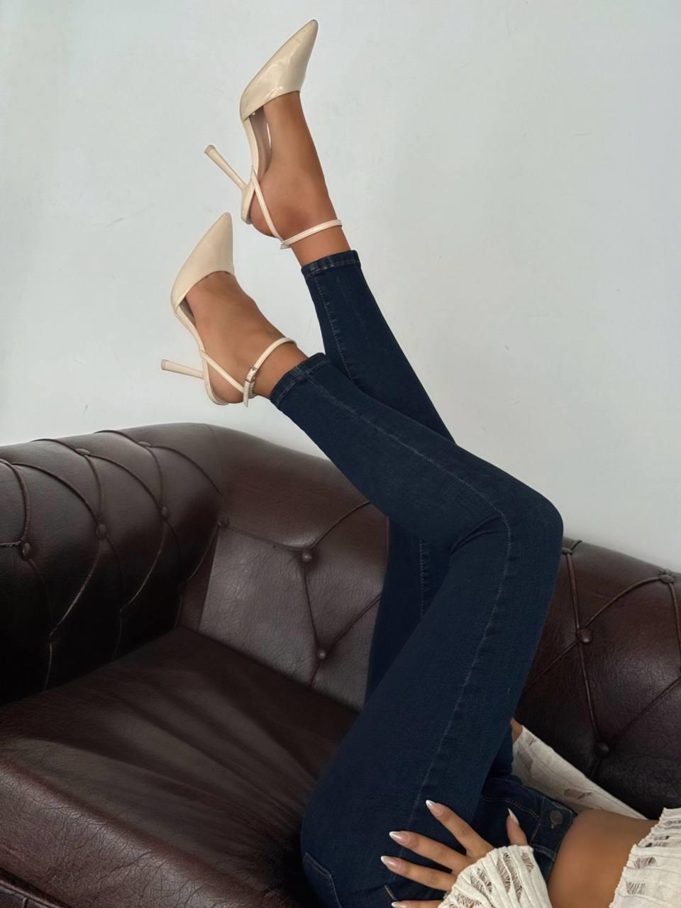 Women's Skinny Cut Dark Blue Jeans