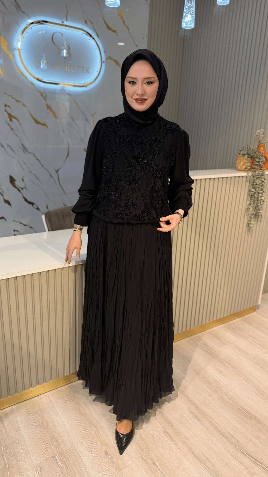 FUAT GÜRŞEN 6105 DANTEL VE BONCUK DETAYLI ŞİFON ELBİSE- SİYAH