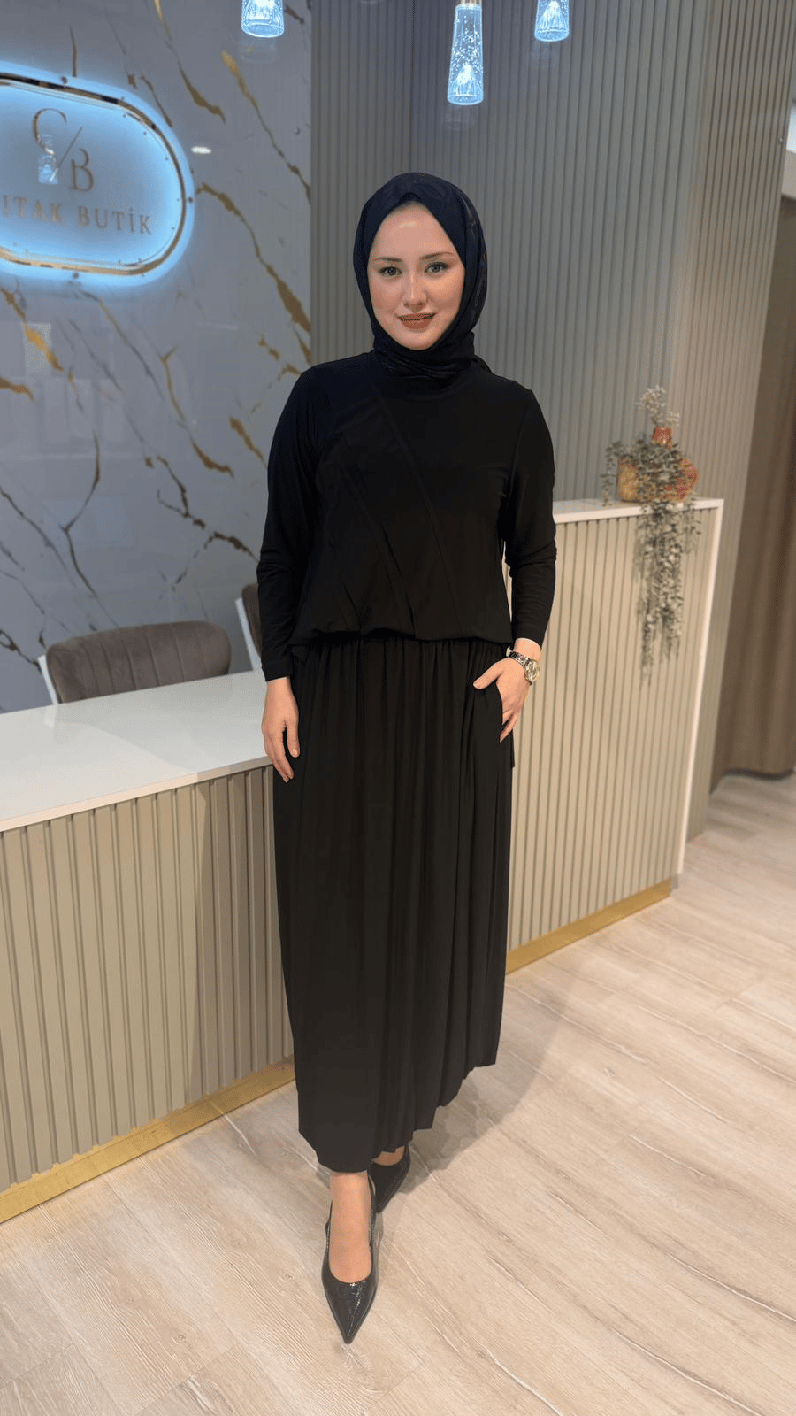NURCAN ÇETİN 26563 ETEKLİ TAKIM - SİYAH