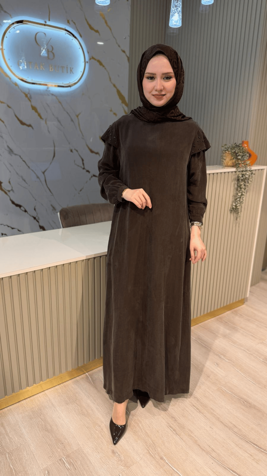 NUSS 2043 OMUZU BONCUK DETAY ELBİSE- KAHVE