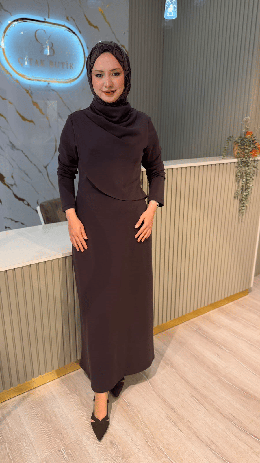 NUSS 2044 DEGAJE YAKA ELBİSE - KAHVE