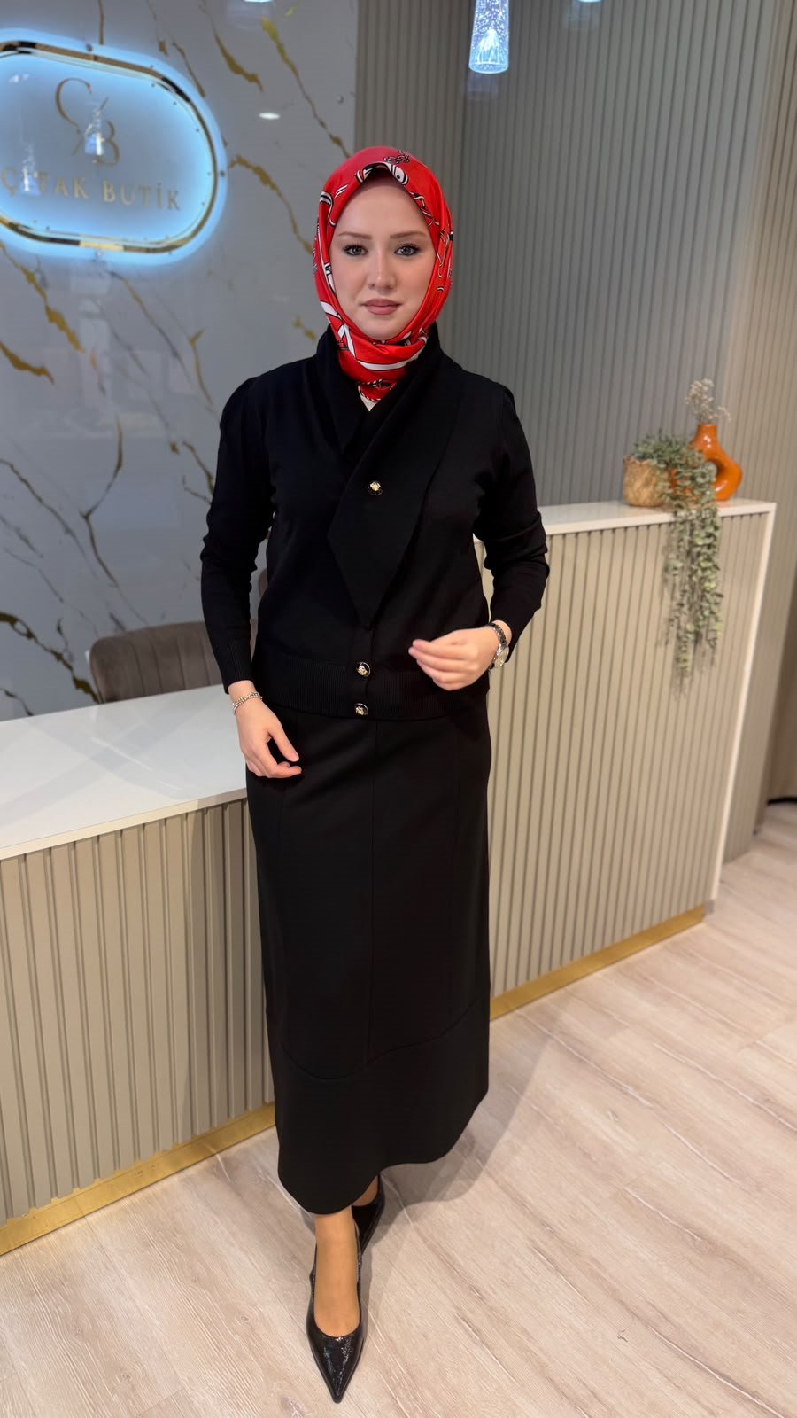 NUSS 604 V YAKA HIRKA - SİYAH