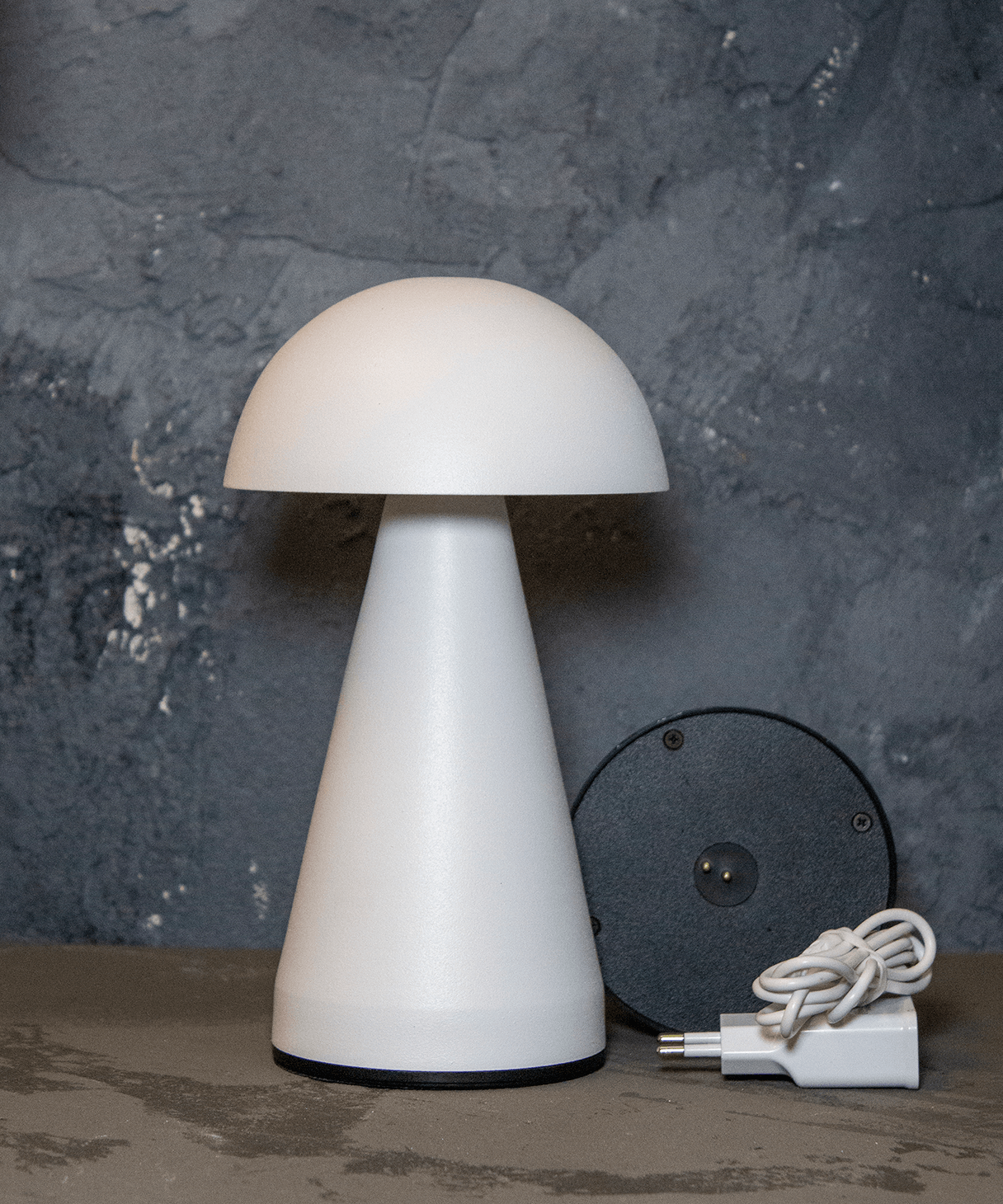 Moda Aydınlatma Dekoratif Masa Lambası MD-ML 1038