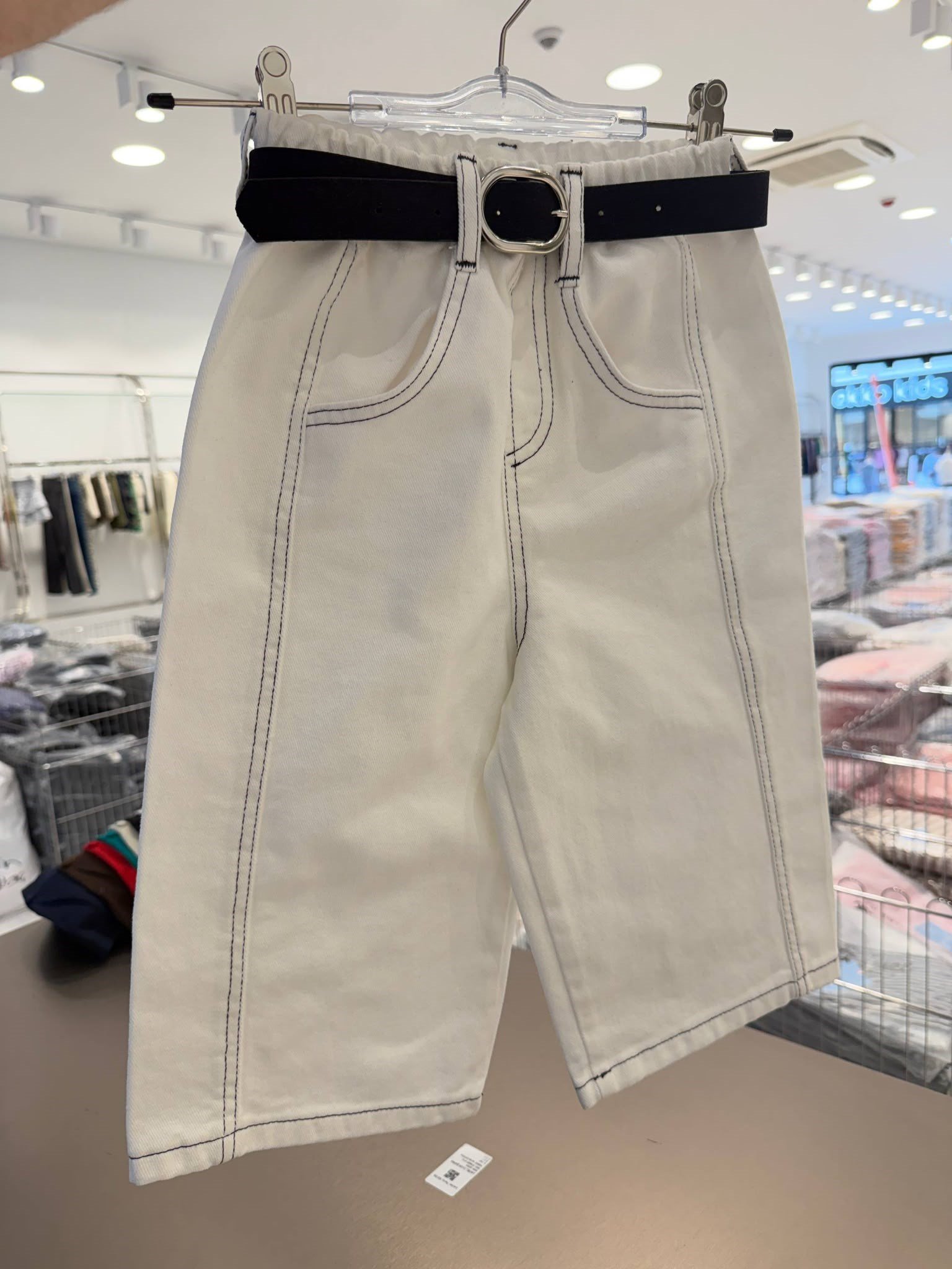 Beyaz Bol Paça Beli Lastikli Kemerli Pantolon
