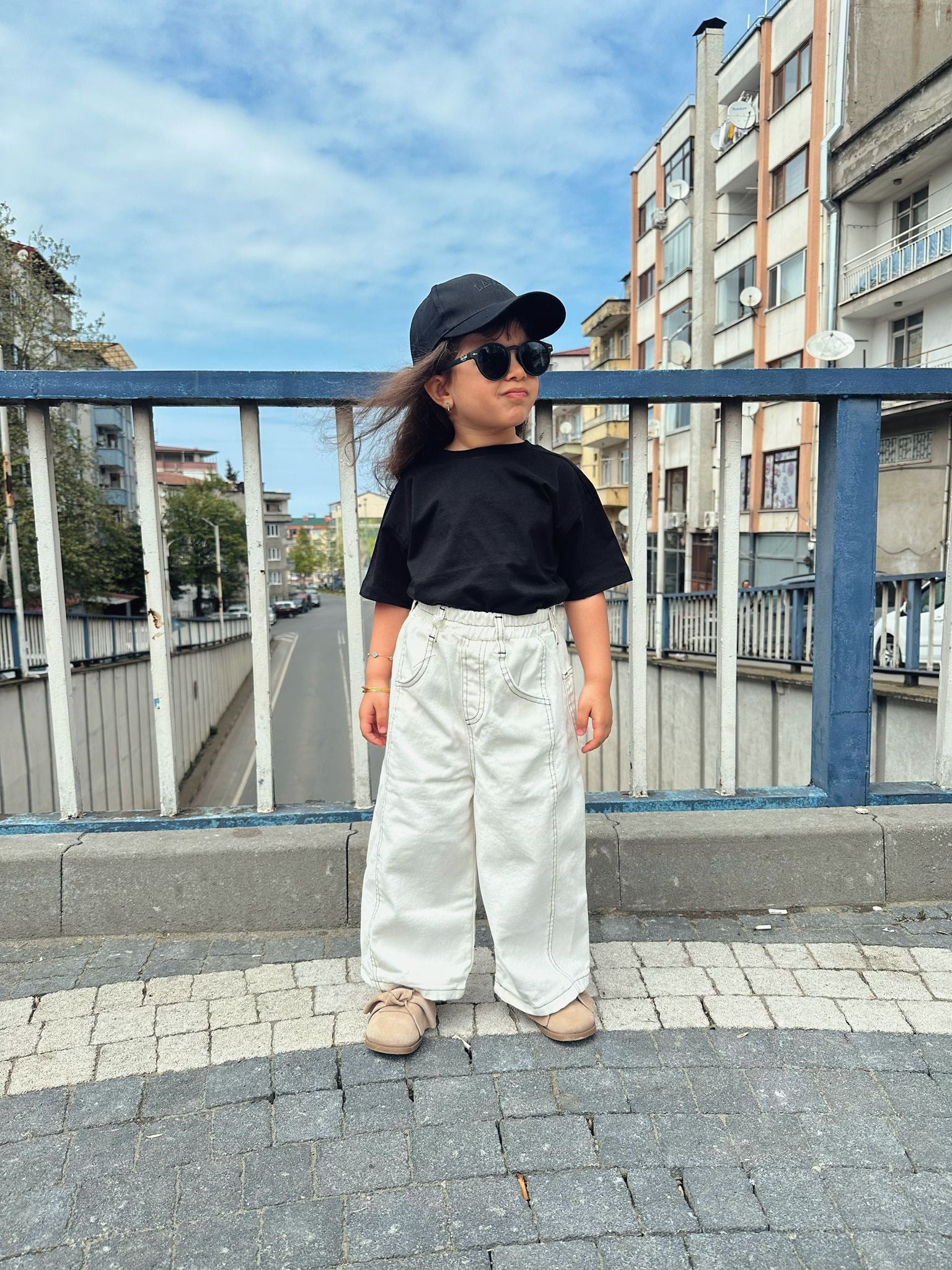 Beyaz Dikişli Balloon Jean