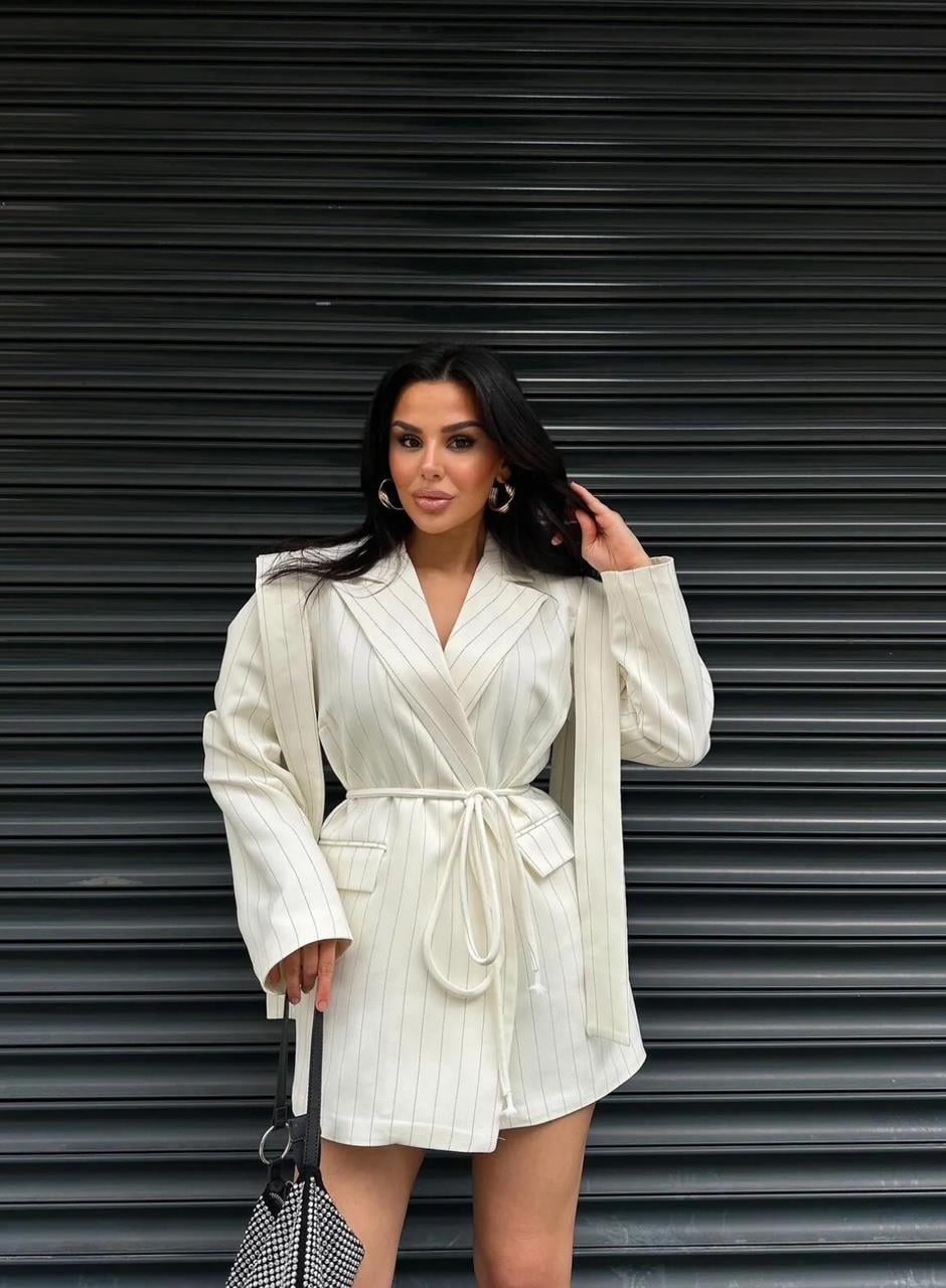 Beyaz Çizgili Bağlamalı Blazer Ceket