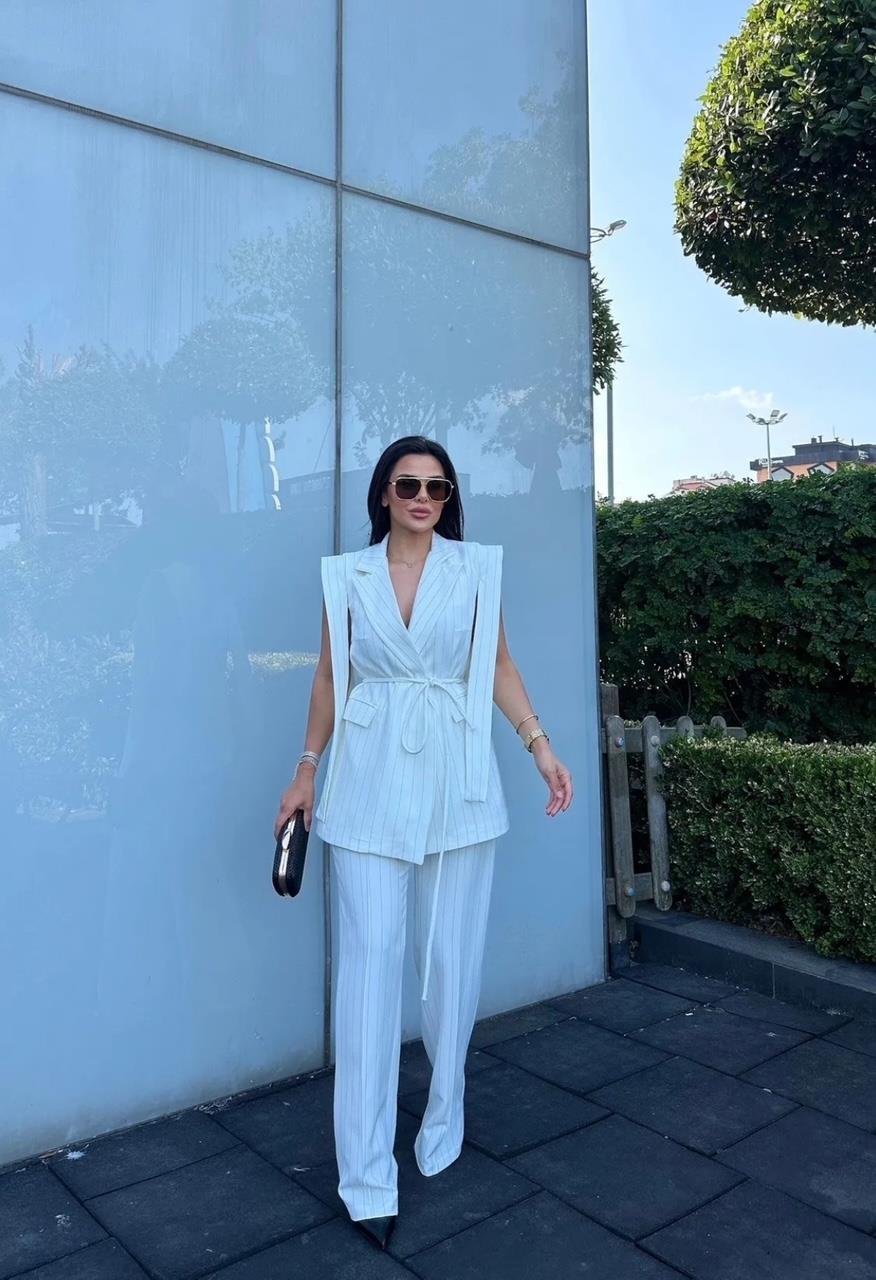Beyaz Çizgili Bağlamalı Yelek Pantolon Blazer Takım