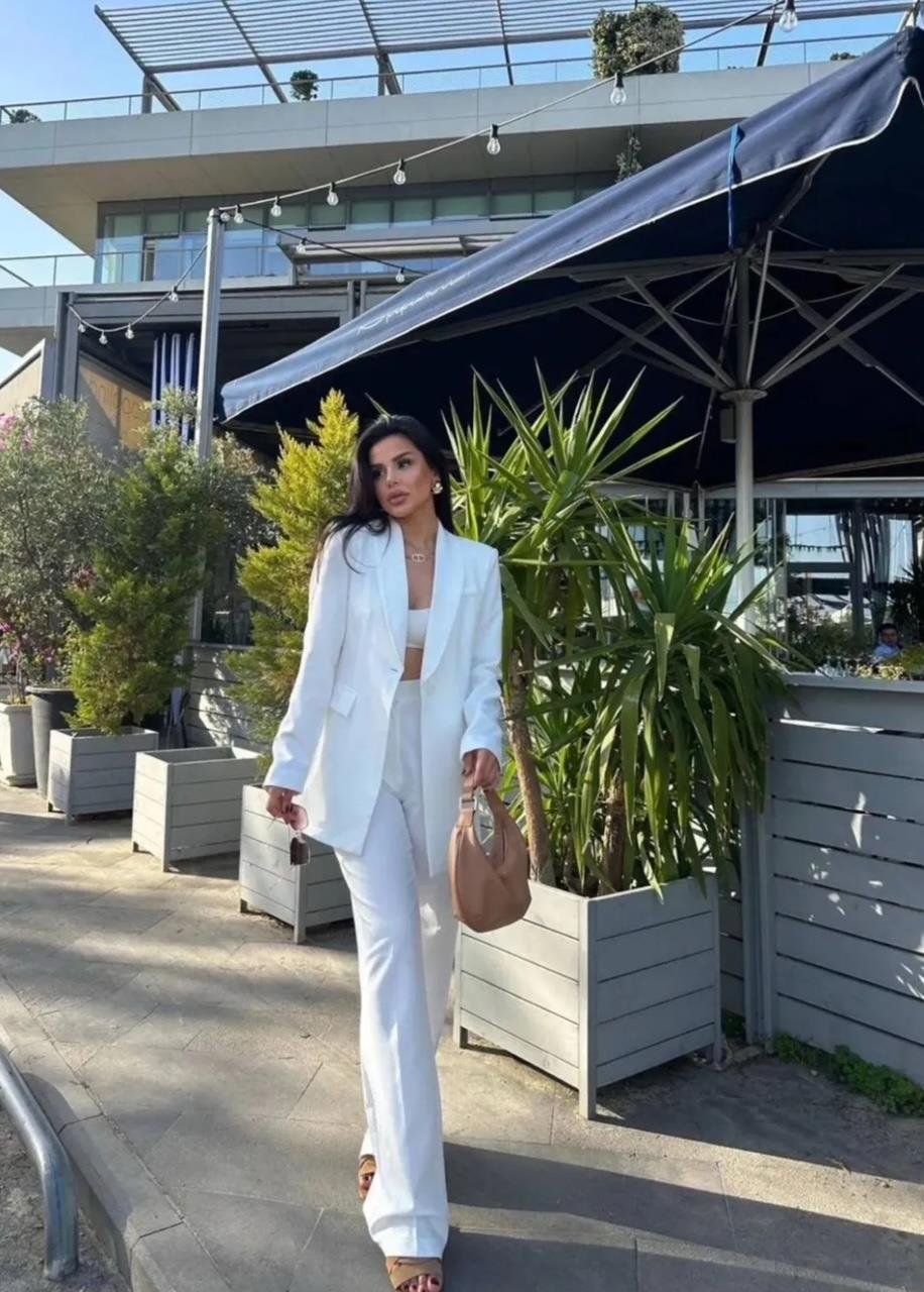 Beyaz Tek Düğmeli Klasik Blazer Takım