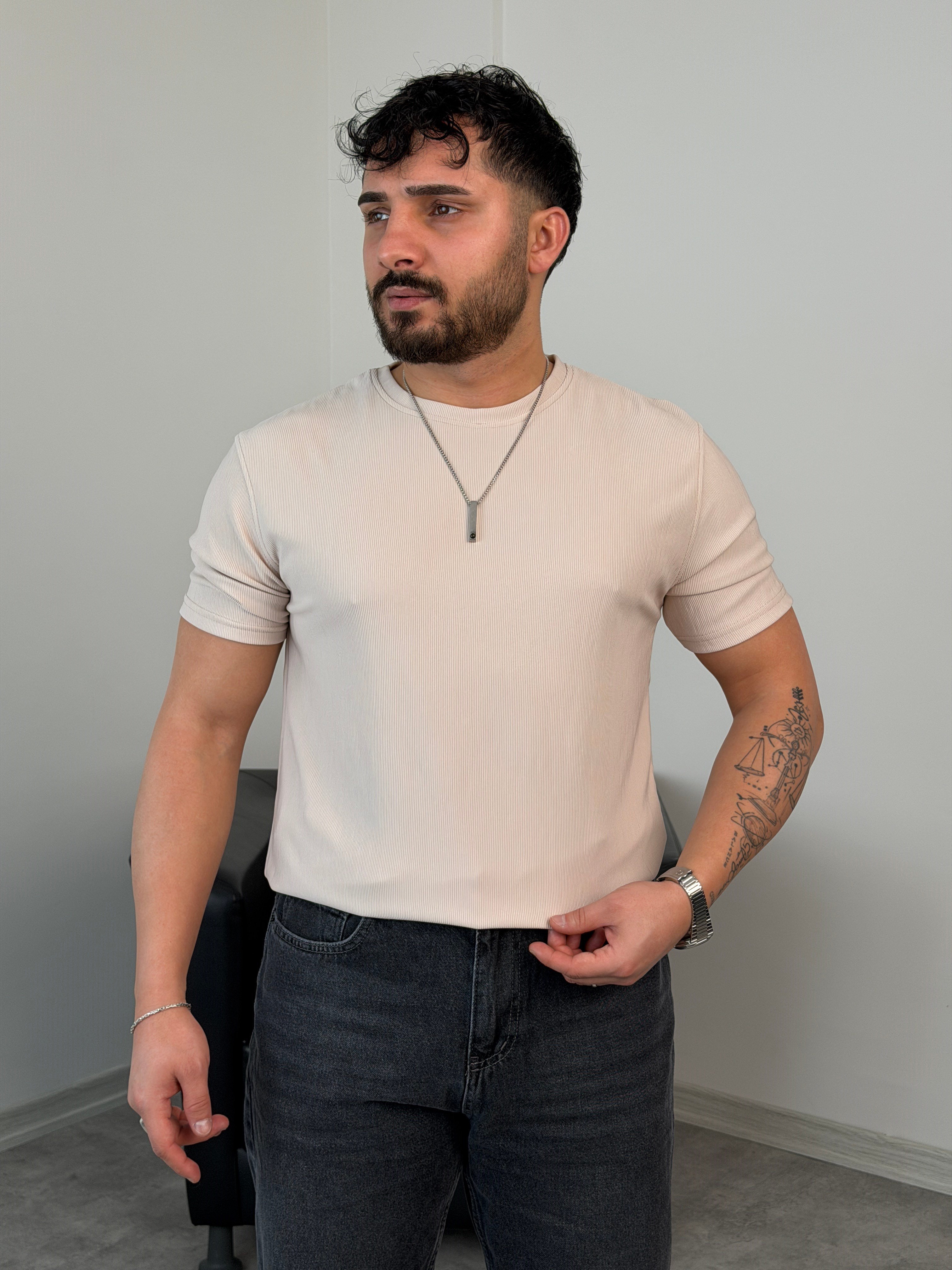 YIRTMAÇ DETAY BASİC TİŞÖRT BEJ