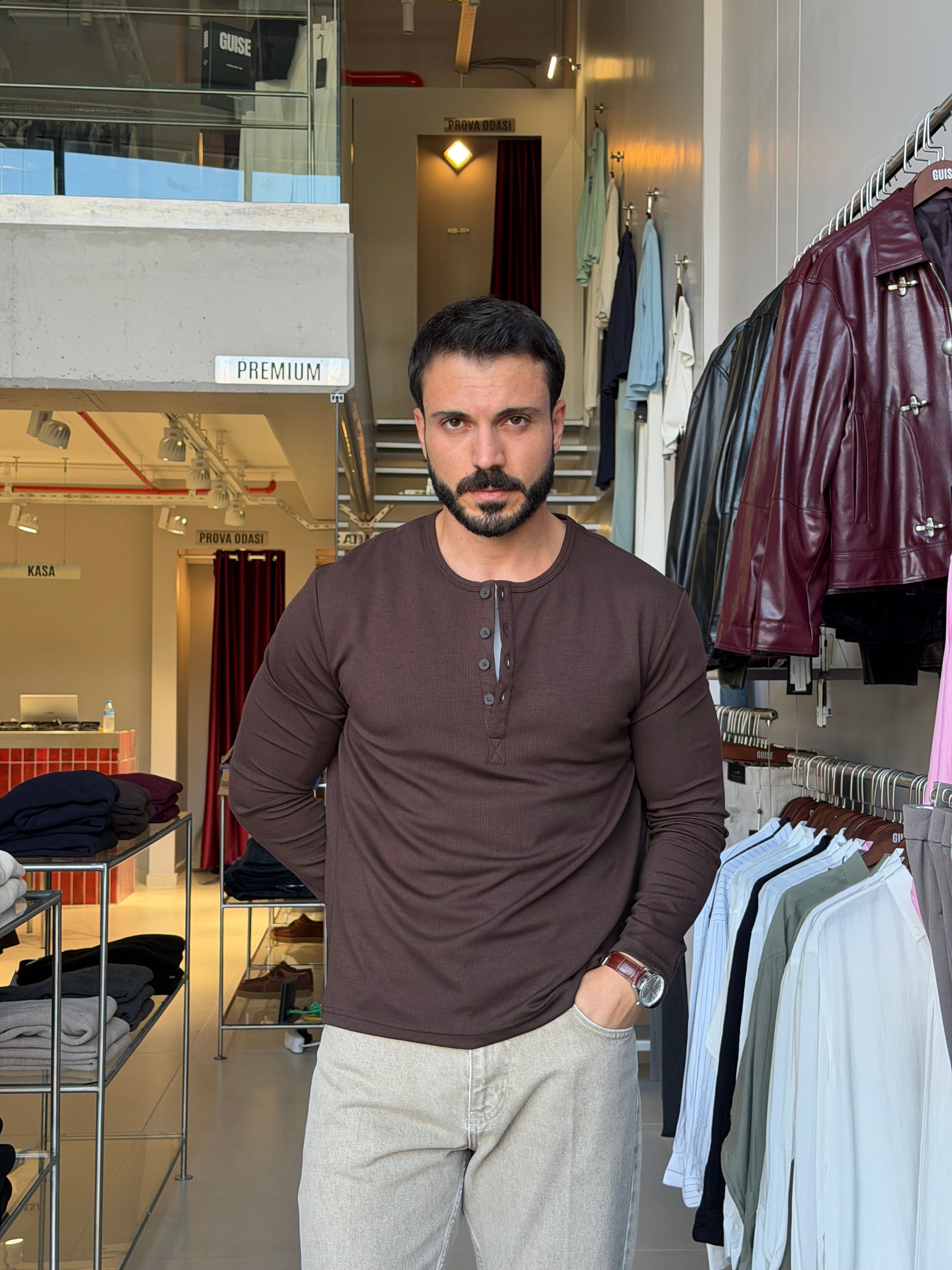 Falk Kahverengi Henley Yaka Tişört
