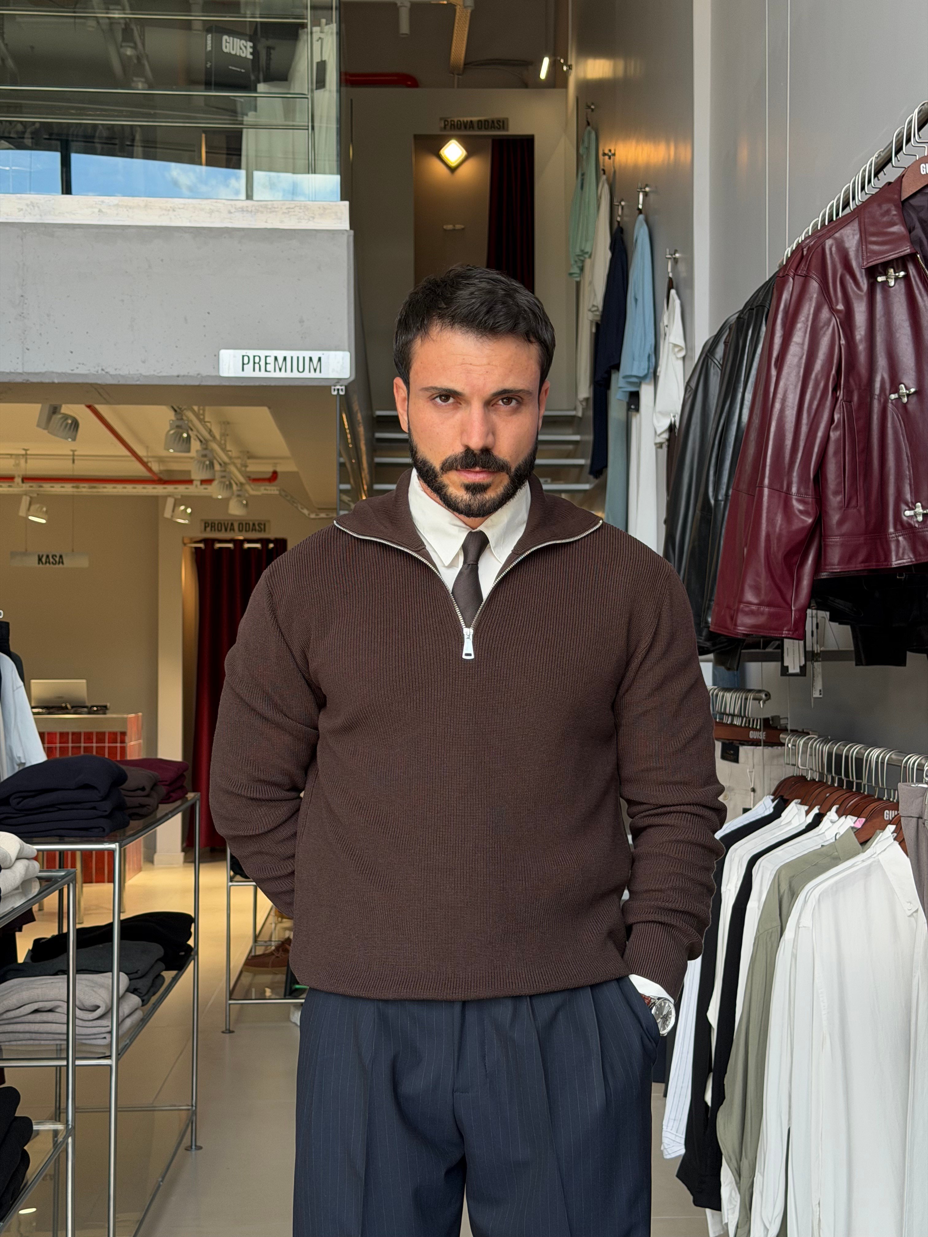 Felix Kahverengi Fermuarlı Dik Yaka Triko