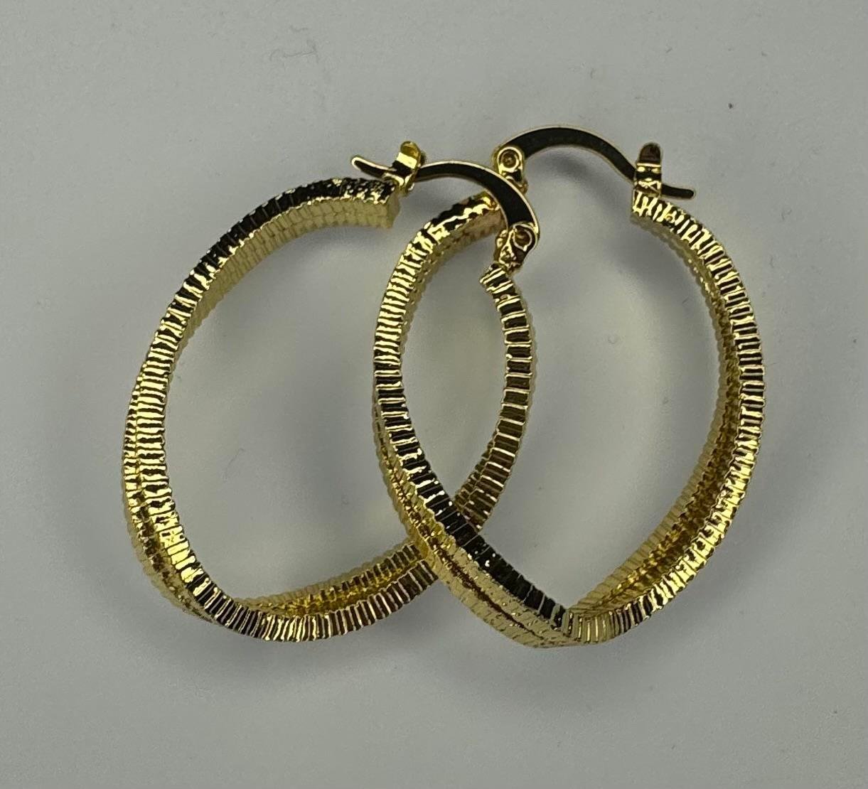 GOLD KAPLAMA KIVRIMLI SARKIT OVAL KÜPE 