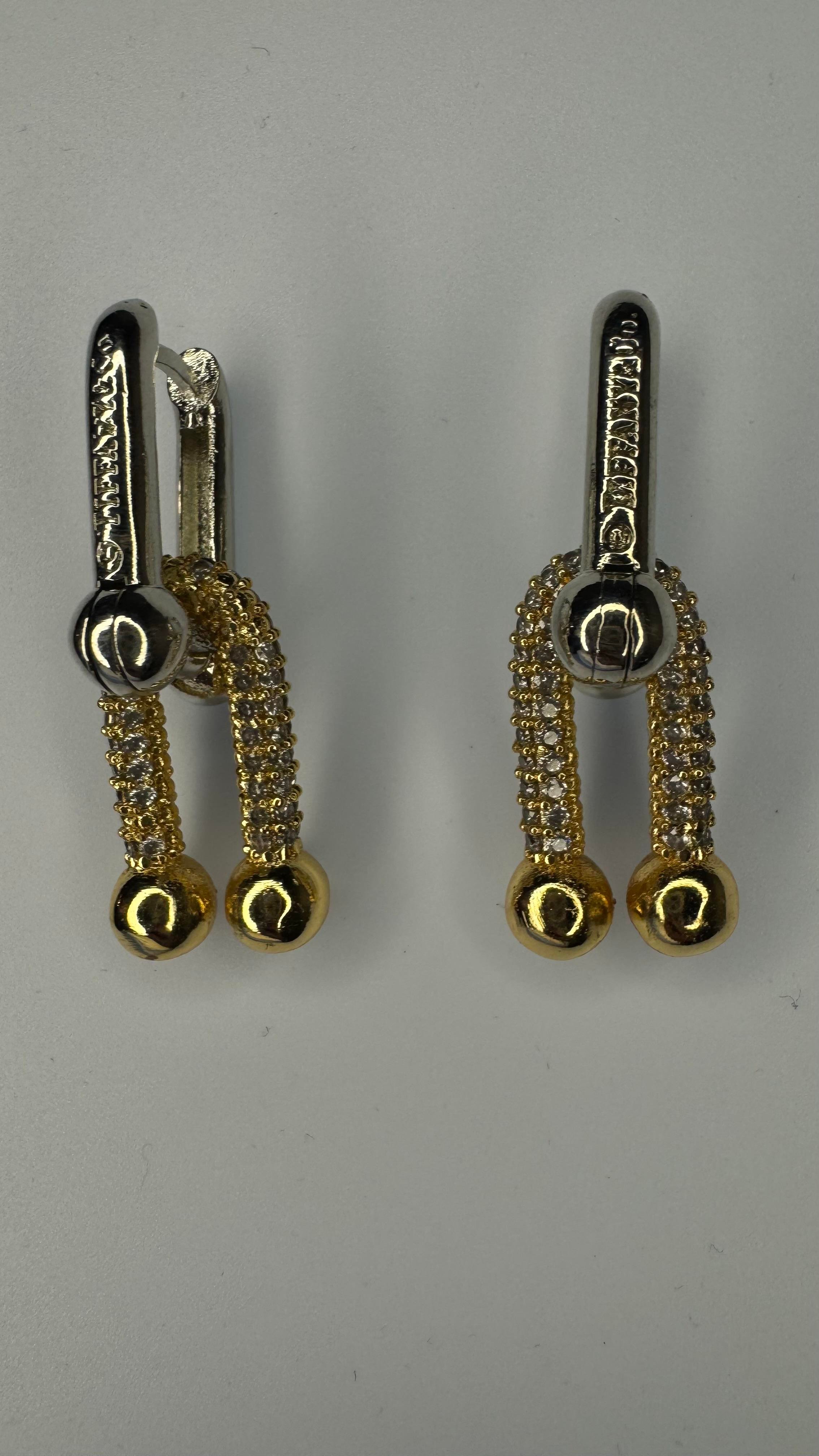 GOLD&SİLVER KAPLAMA GEÇMELİ NAL KÜPE 