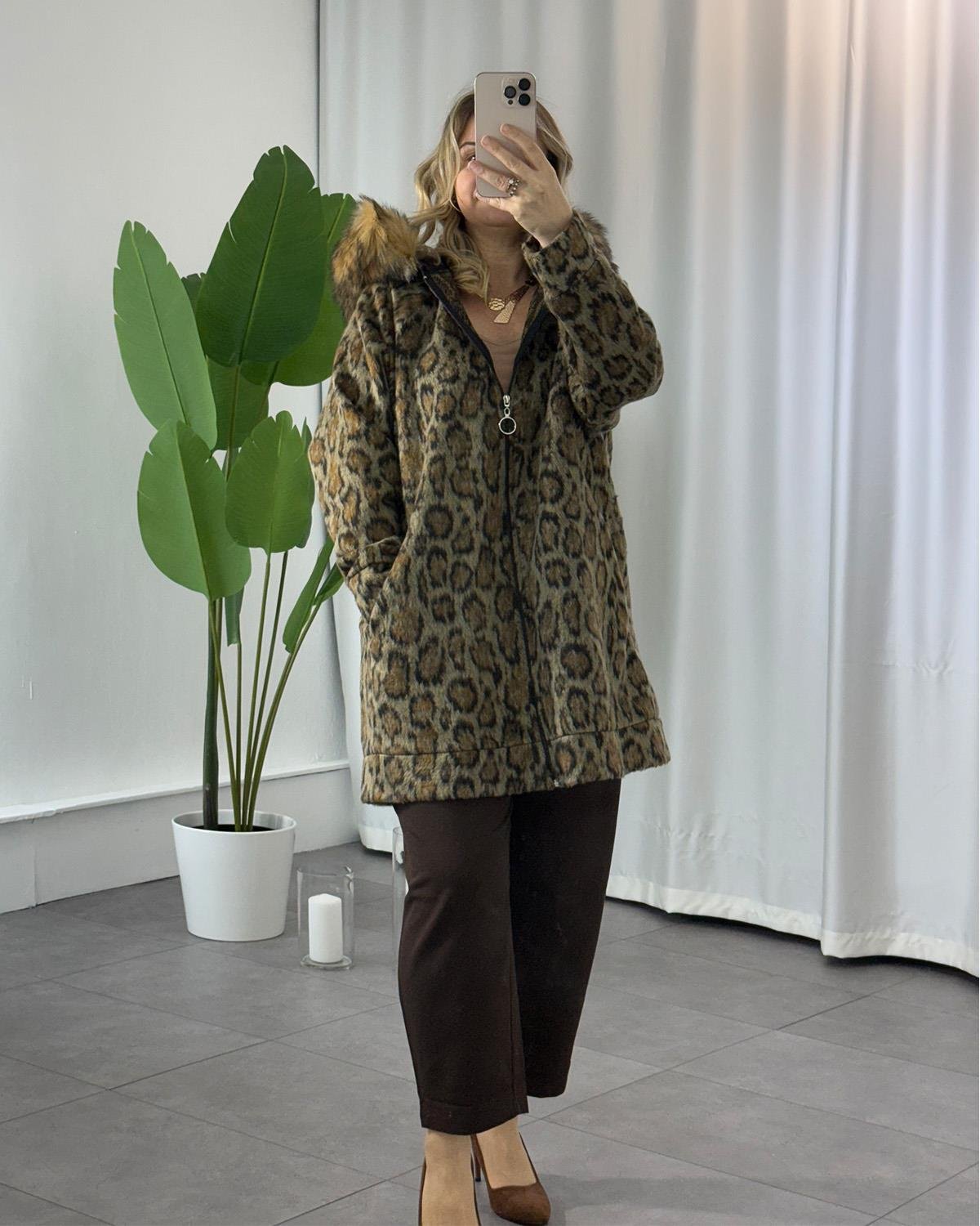 Kürk Deteylı Leopar Kaban