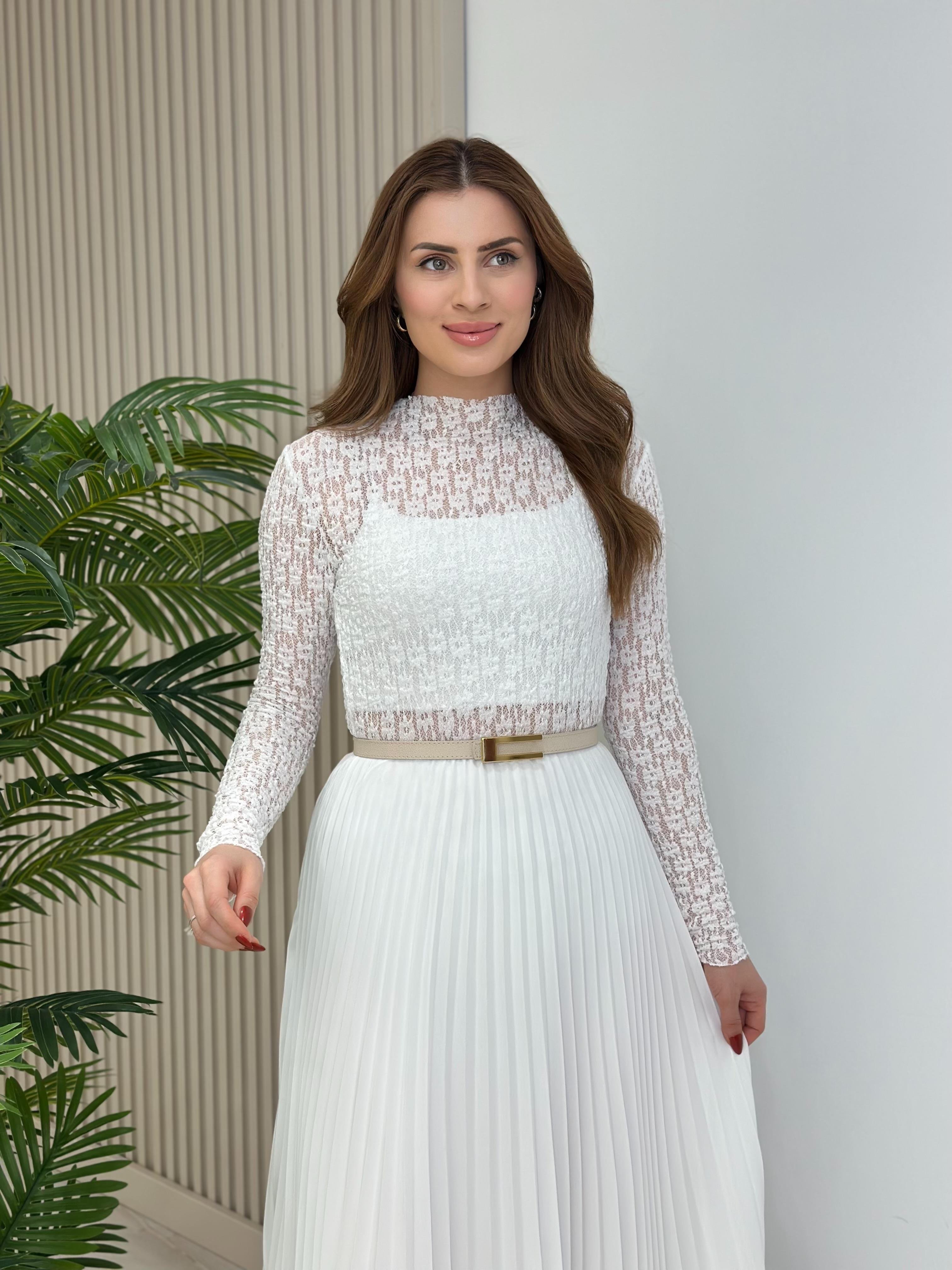 Dik Yaka Dantel Bluz Beyaz