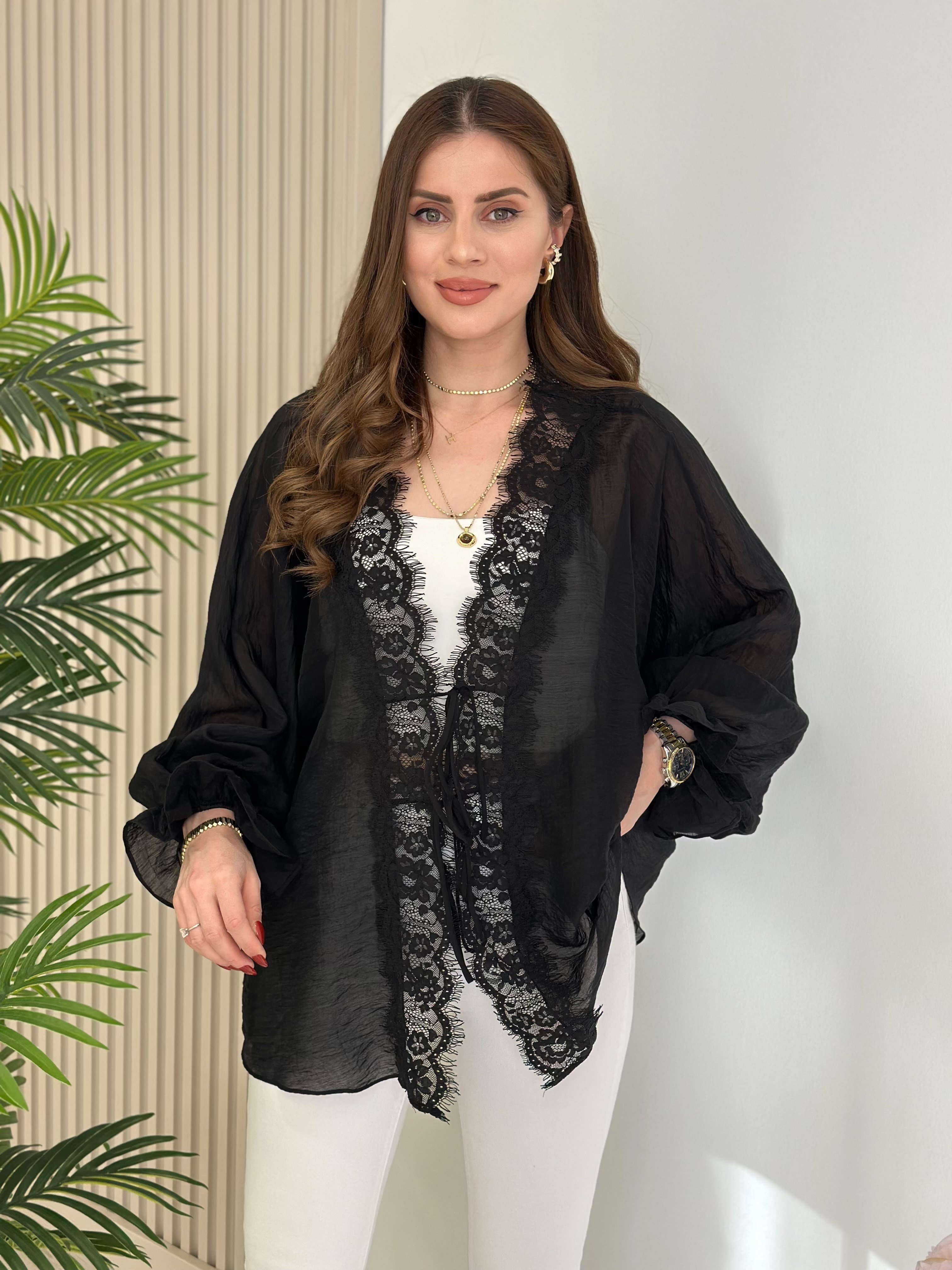Güpür Detaylı Bağcıklı Oversıze Bluz Siyah