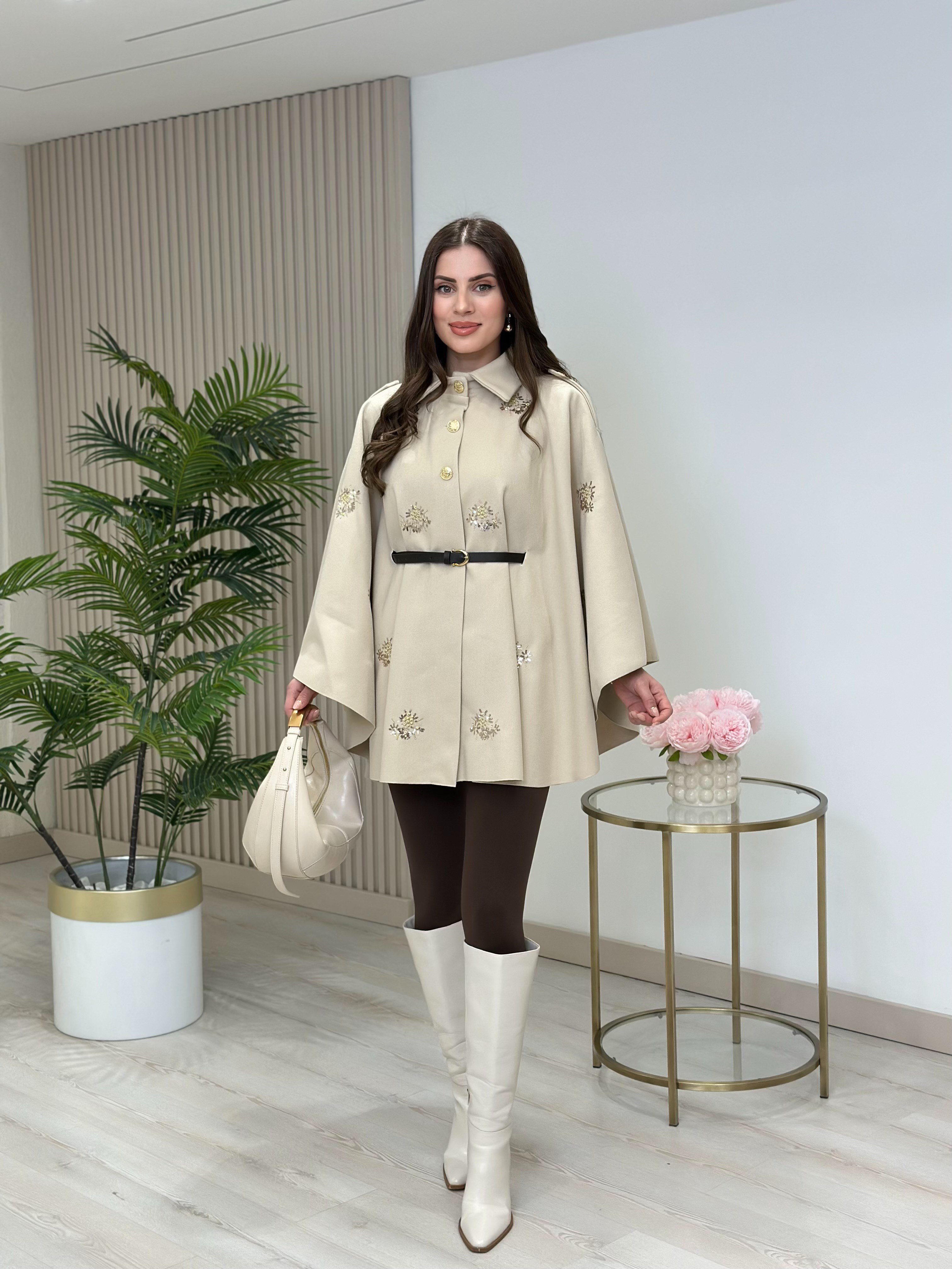 Üzeri İşleme Detaylı Kemerli Premium Seri Kaşe Panço Bej