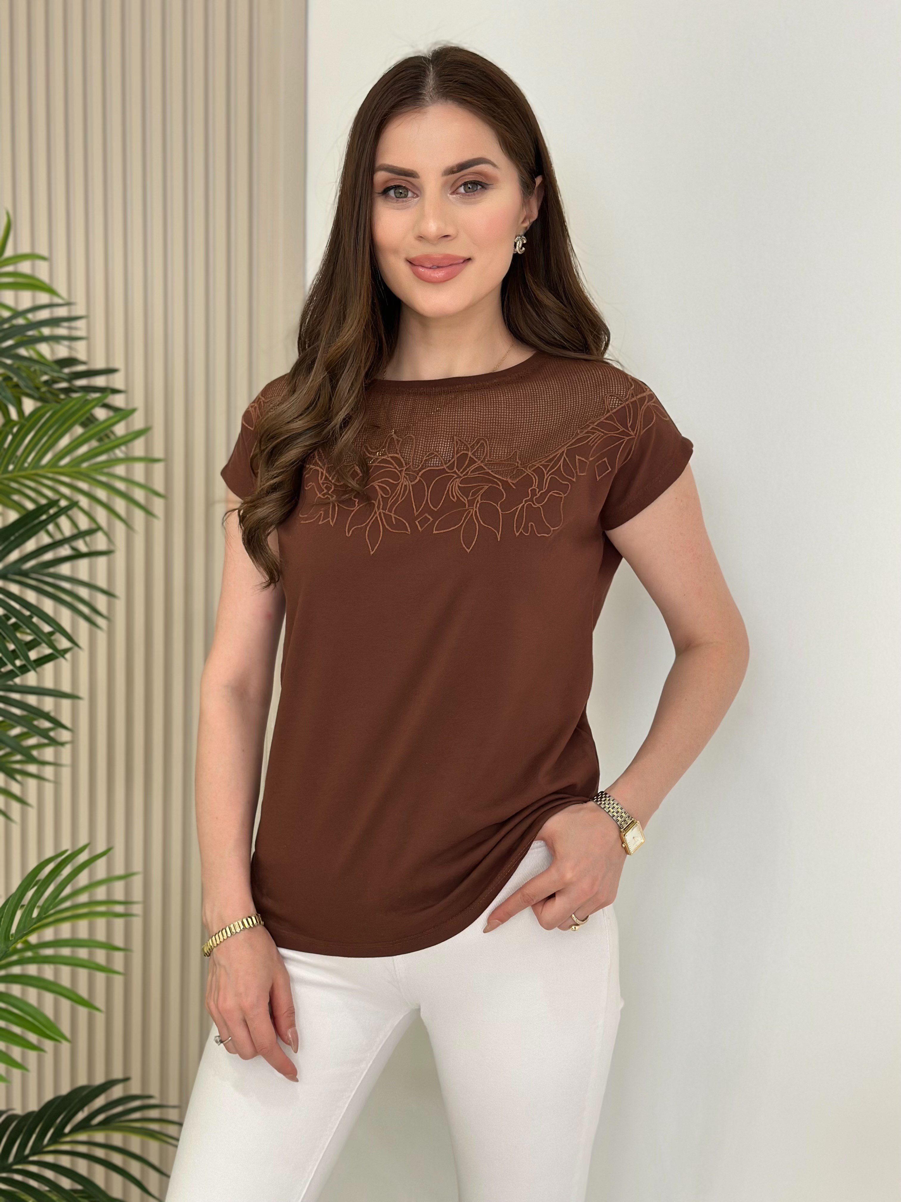 Yakası İşleme Detaylı Tshirt Kahve