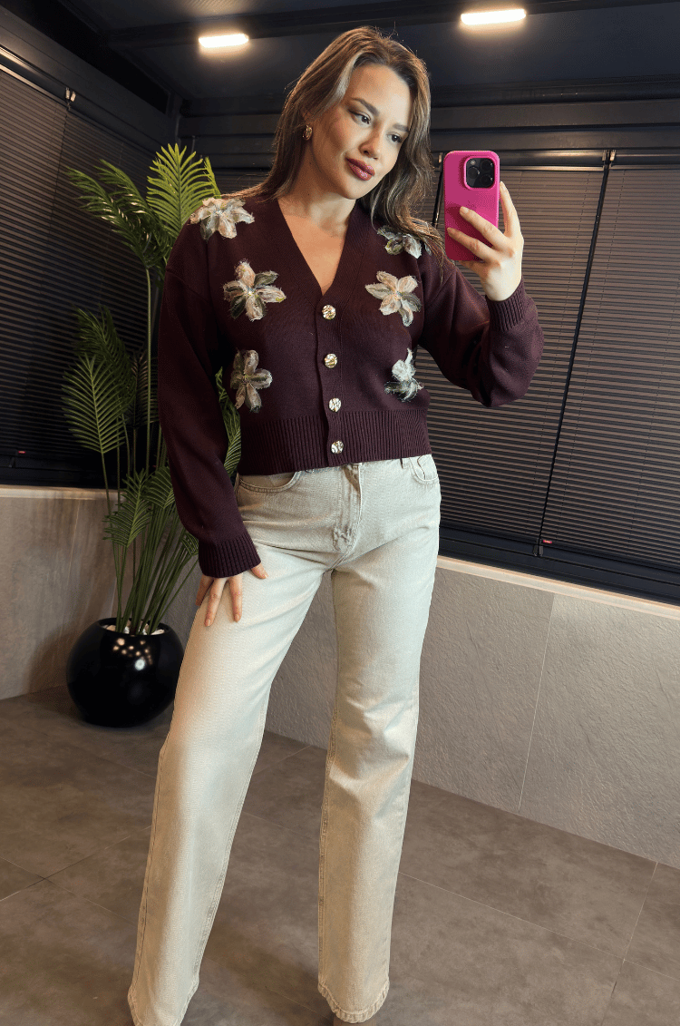 Çiçek Detaylı Kahverengi Kısa Hırka