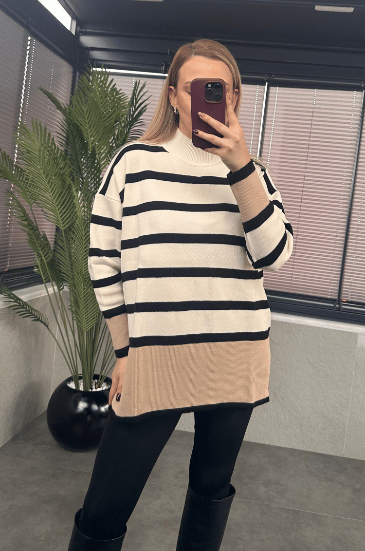 Çizgi Detaylı Boğazlı Krem Oversize Kazak