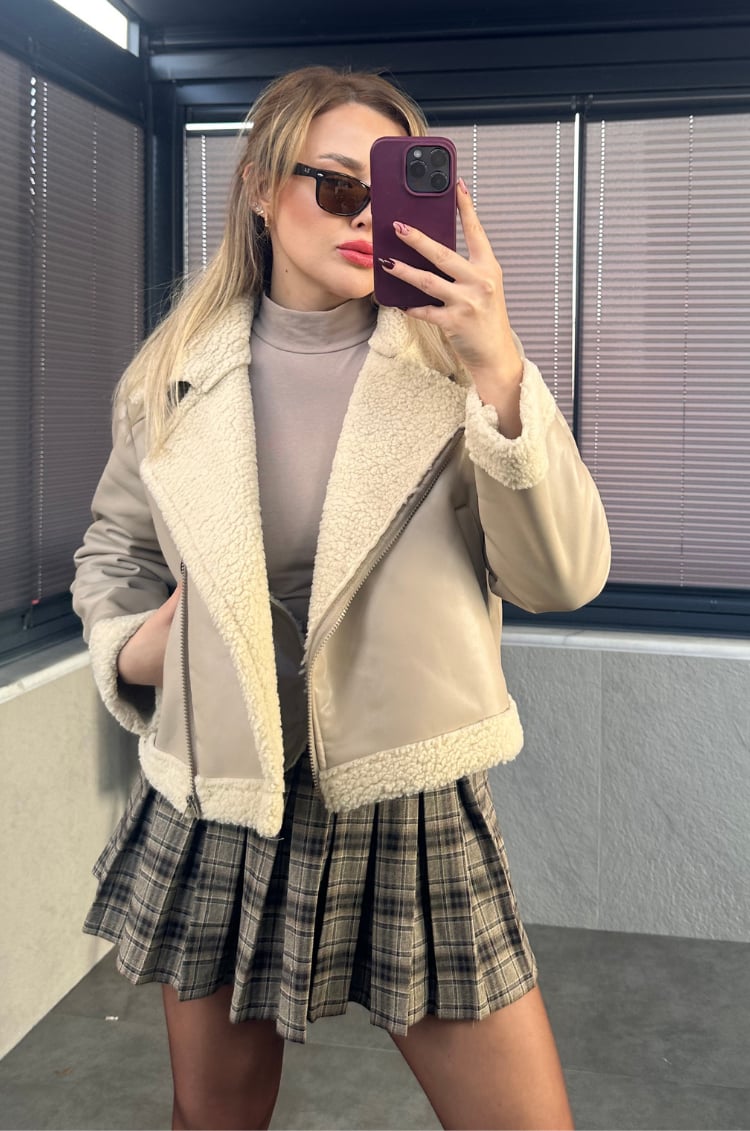 Ekru Cepli Peluş Yaka Detaylı Suni Deri Ceket
