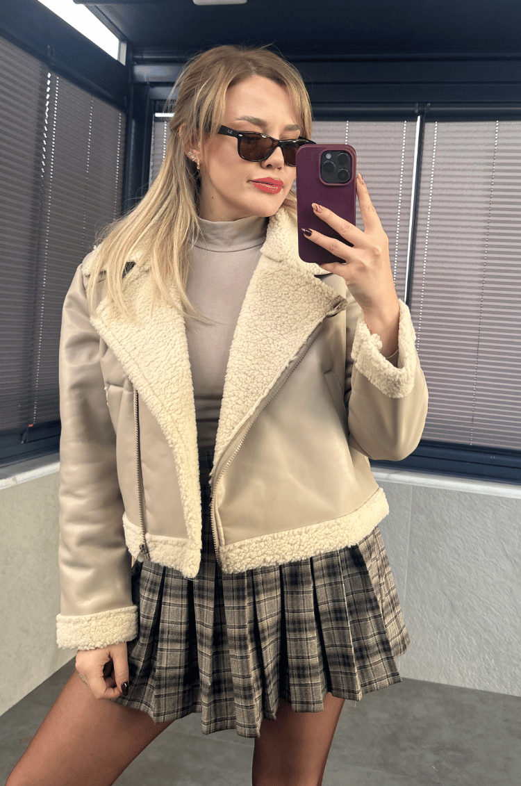 Ekru Cepli Peluş Yaka Detaylı Suni Deri Ceket