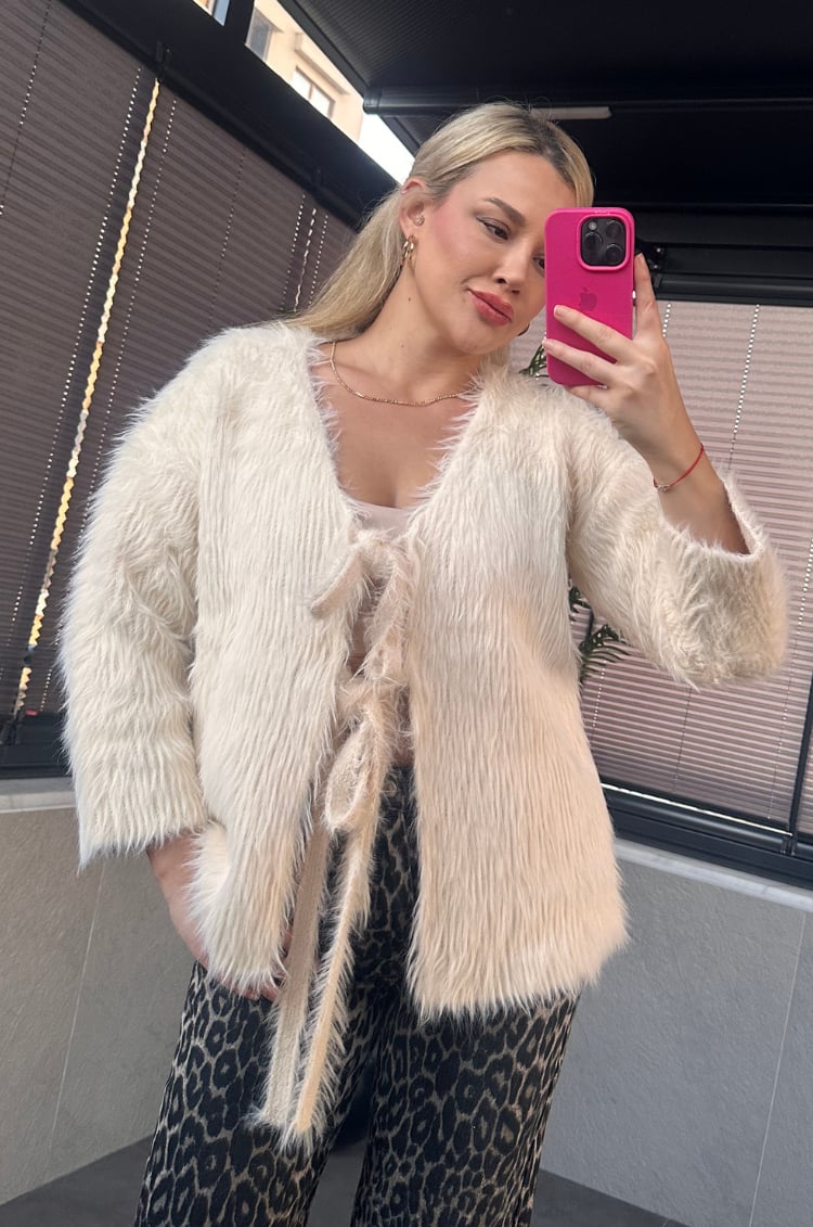 Ekru Marka Model Oversize Sakallı Hırka