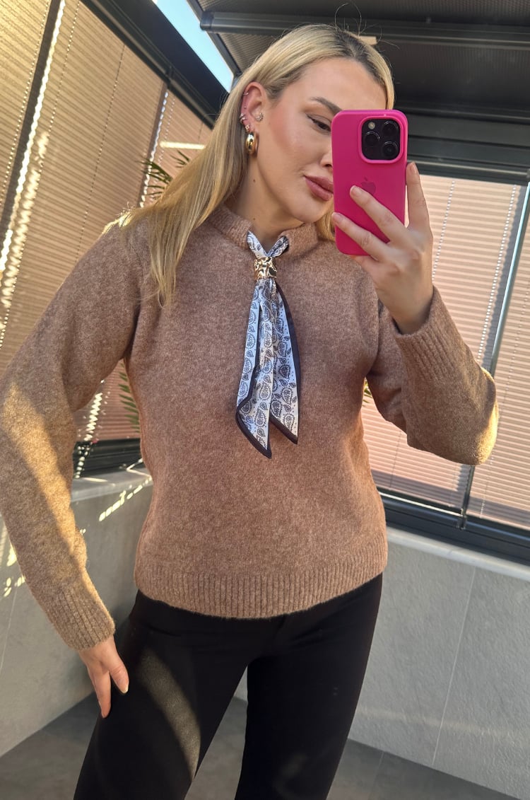 Fular Detaylı Camel Kazak