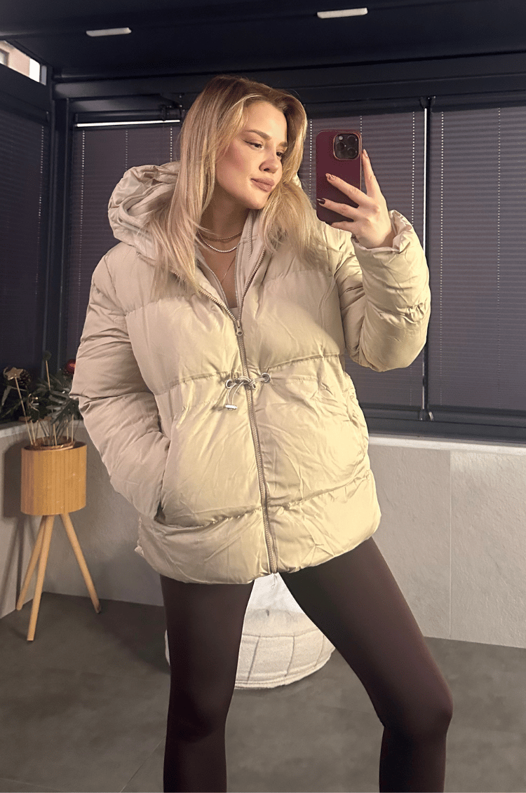 Krem Rengi Kapüşonlu Beli Lastikli Şişme Mont