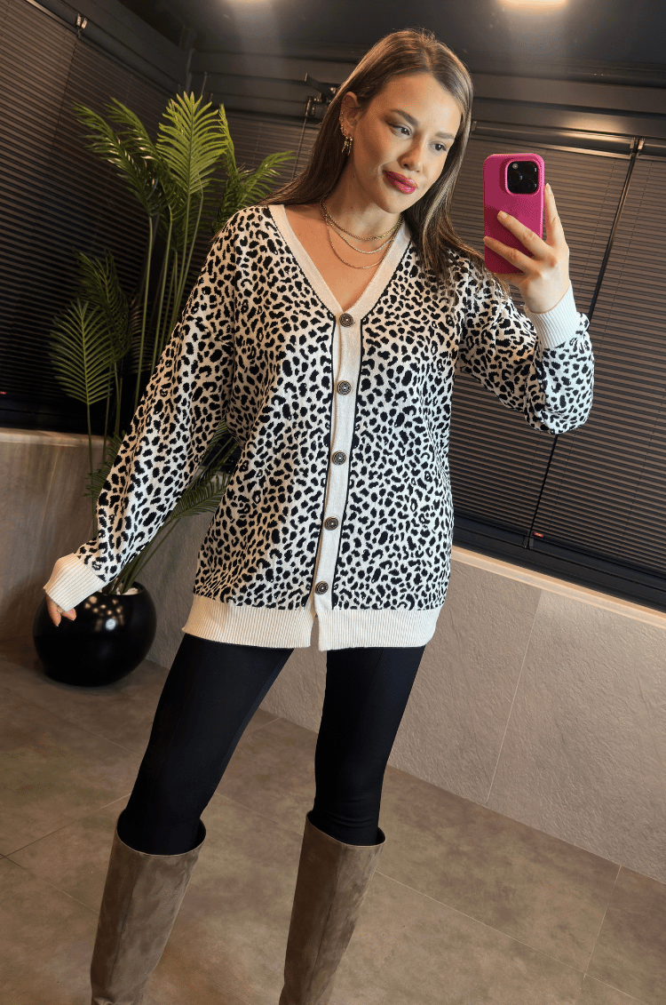 Leopar Desenli Beyaz Hırka