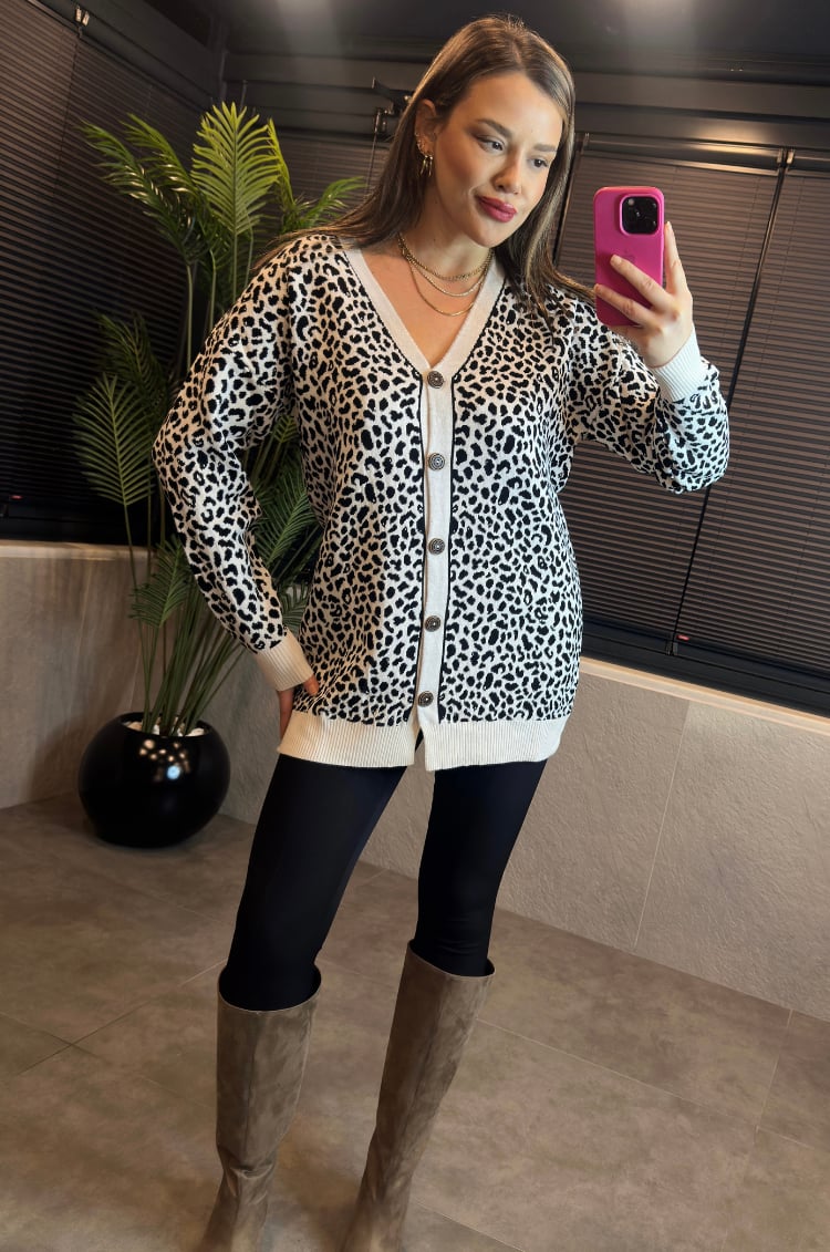 Leopar Desenli Beyaz Hırka
