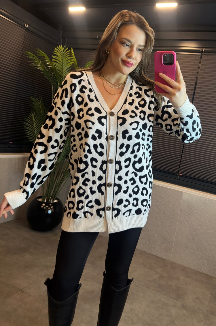 Leopar Desenli Beyaz Hırka