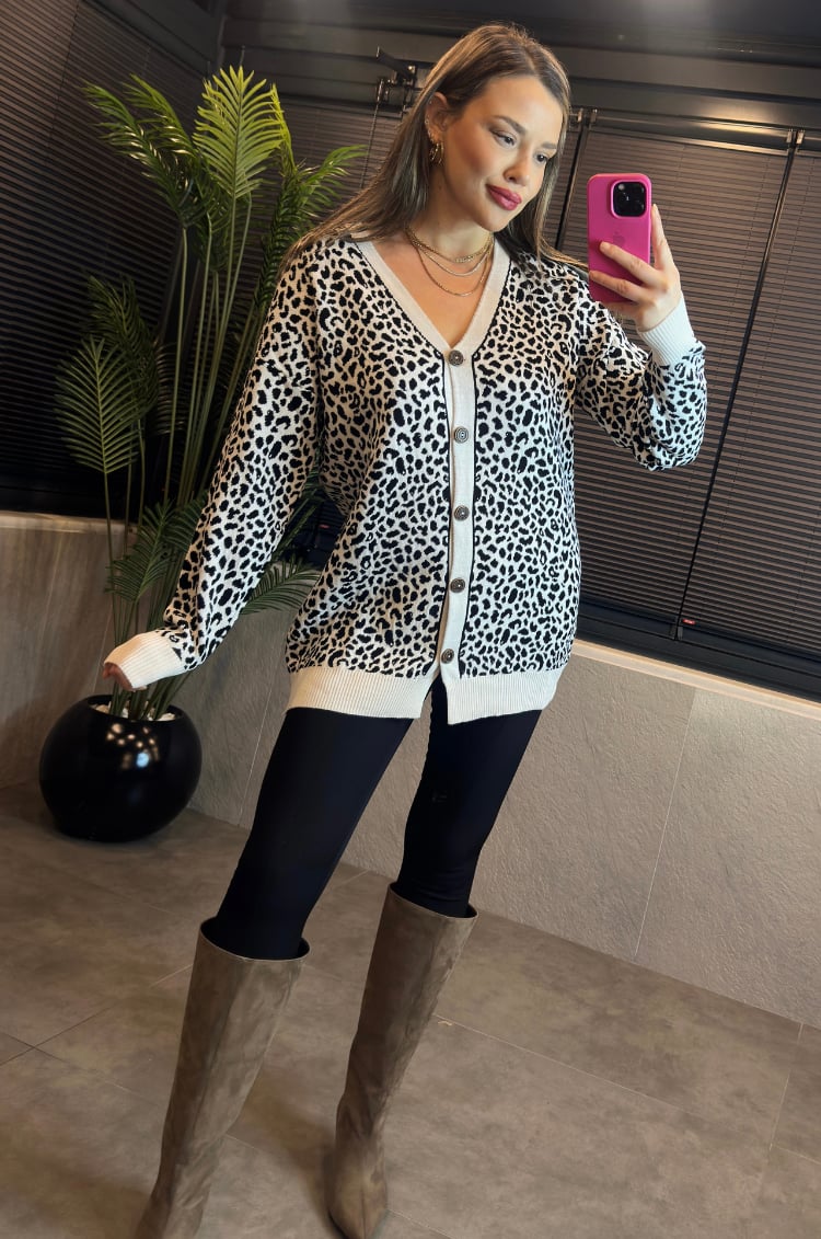 Leopar Desenli Beyaz Hırka