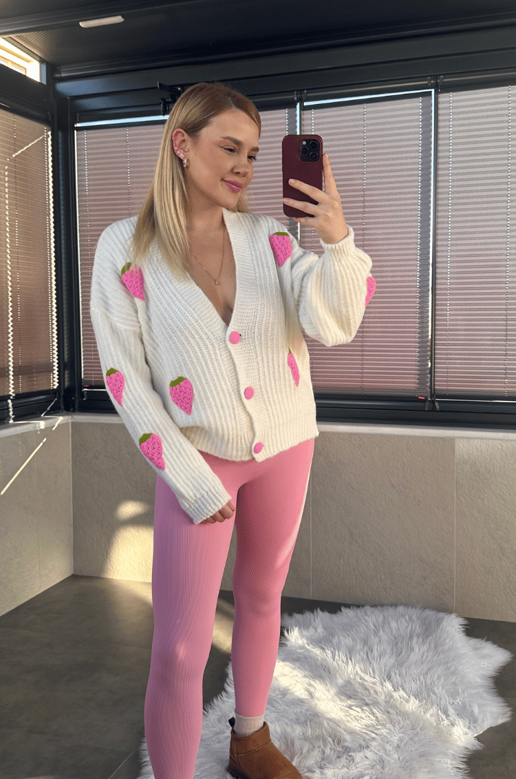 Pembe Çilek Desenli Hırka