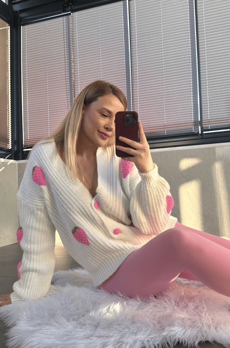 Pembe Çilek Desenli Hırka