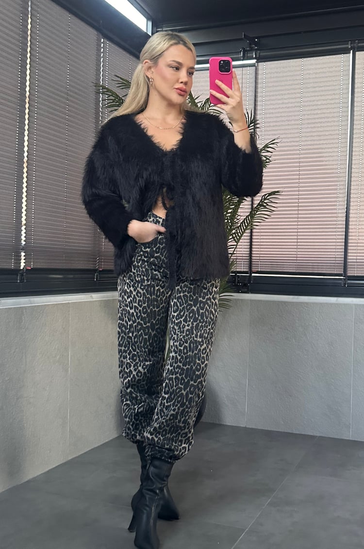 Siyah Marka Model Oversize Sakallı Hırka