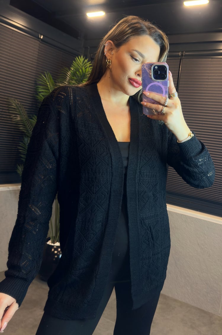 Siyah Mevsimlik Önü Açık Delikli İnce Triko Hırka