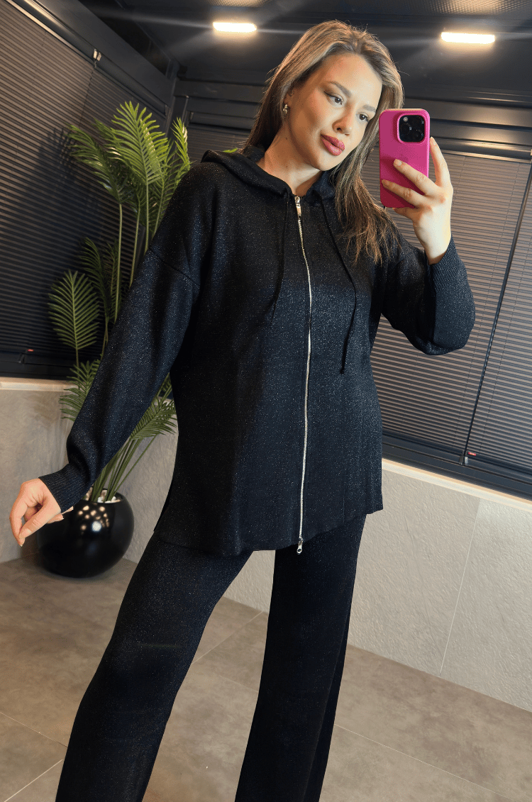 Siyah Simli Kapüşonlu Rahat Kalıp Triko Takım