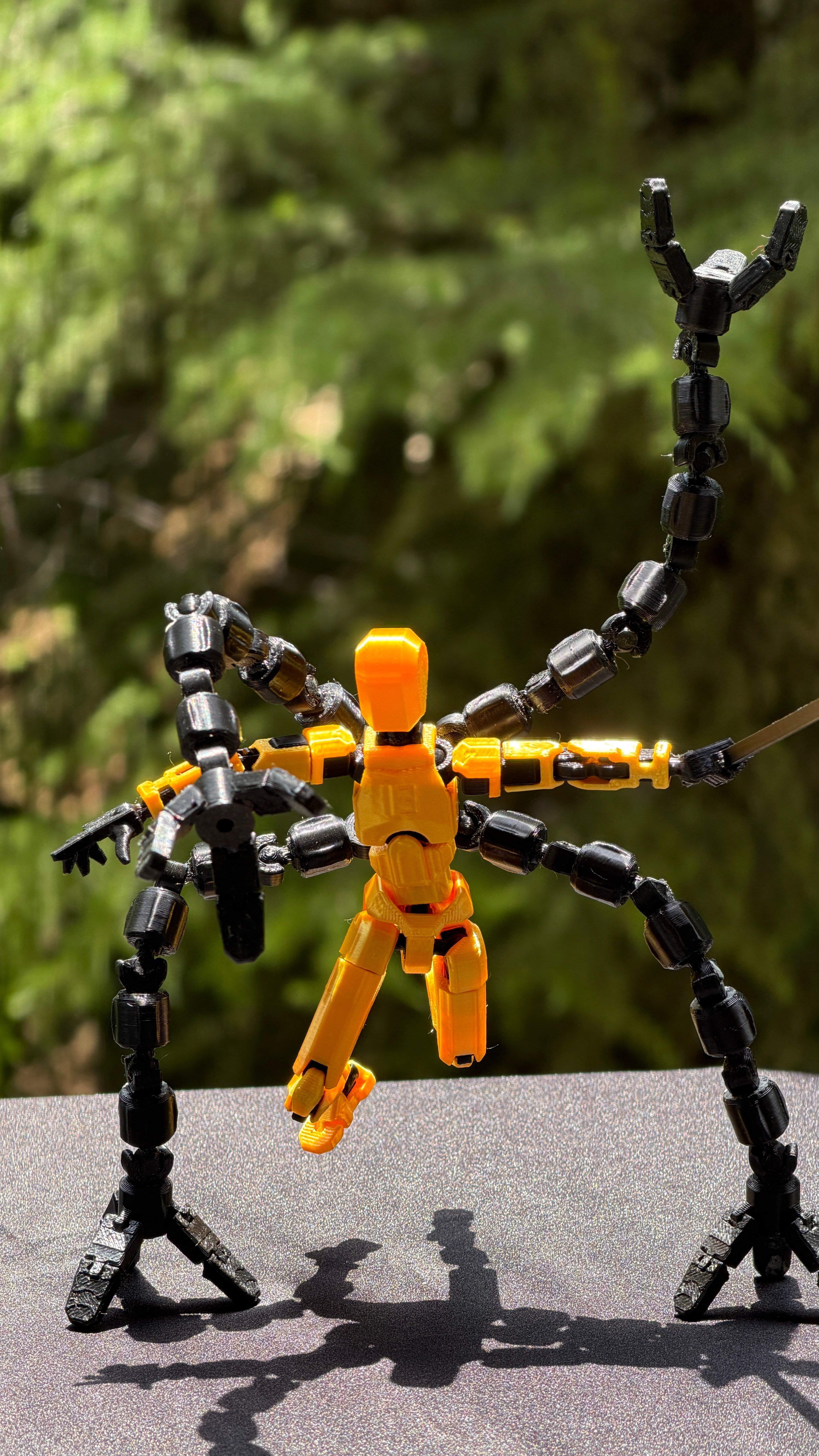 Lucky 13 Aksiyon Figürü Robot Oyuncak 13cm Altın Siyah ve Mekanik Kol Eklentisi Seti