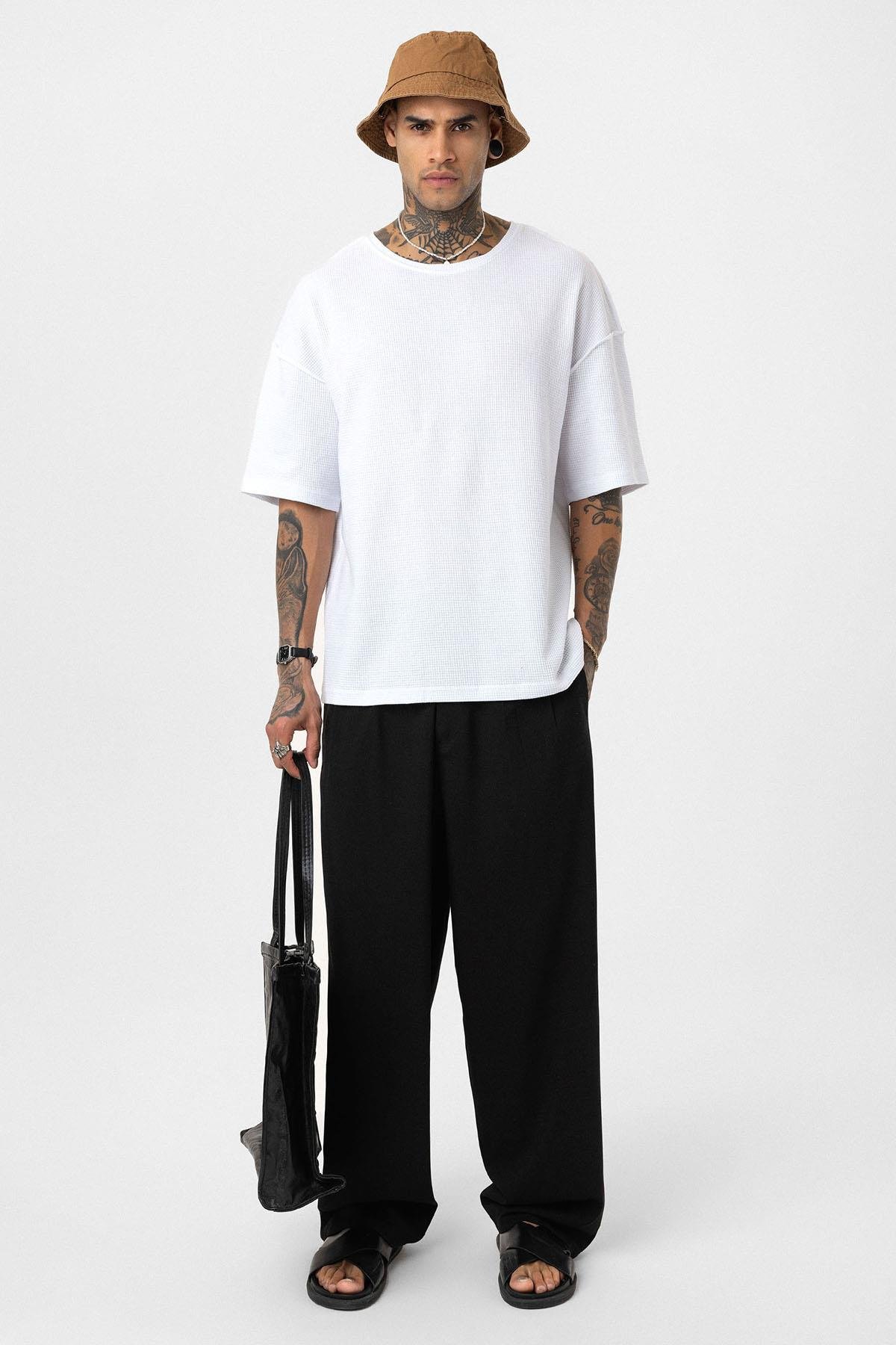 Arka Yazı Baskılı Oversize Triko Tişört Beyaz