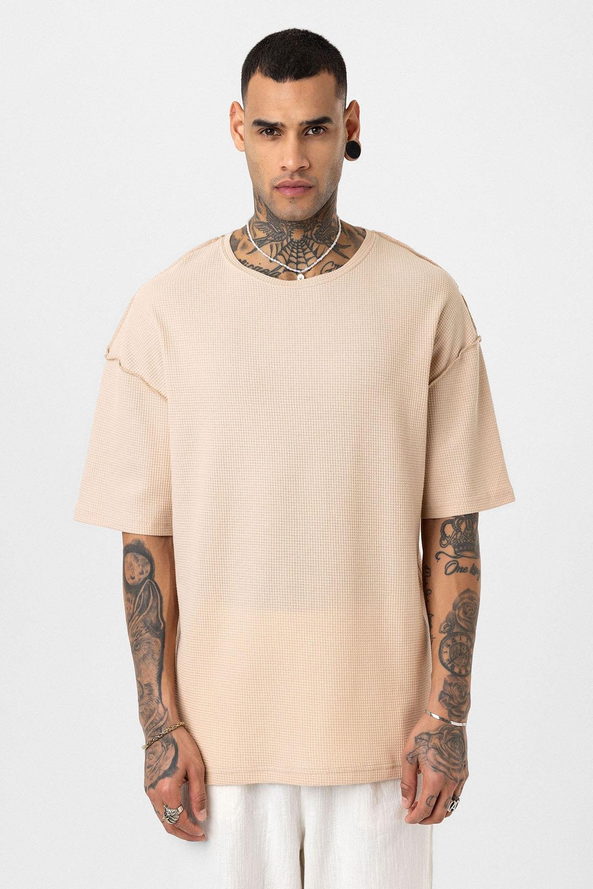 Arka Yazı Baskılı Oversize Triko Tişört Bej